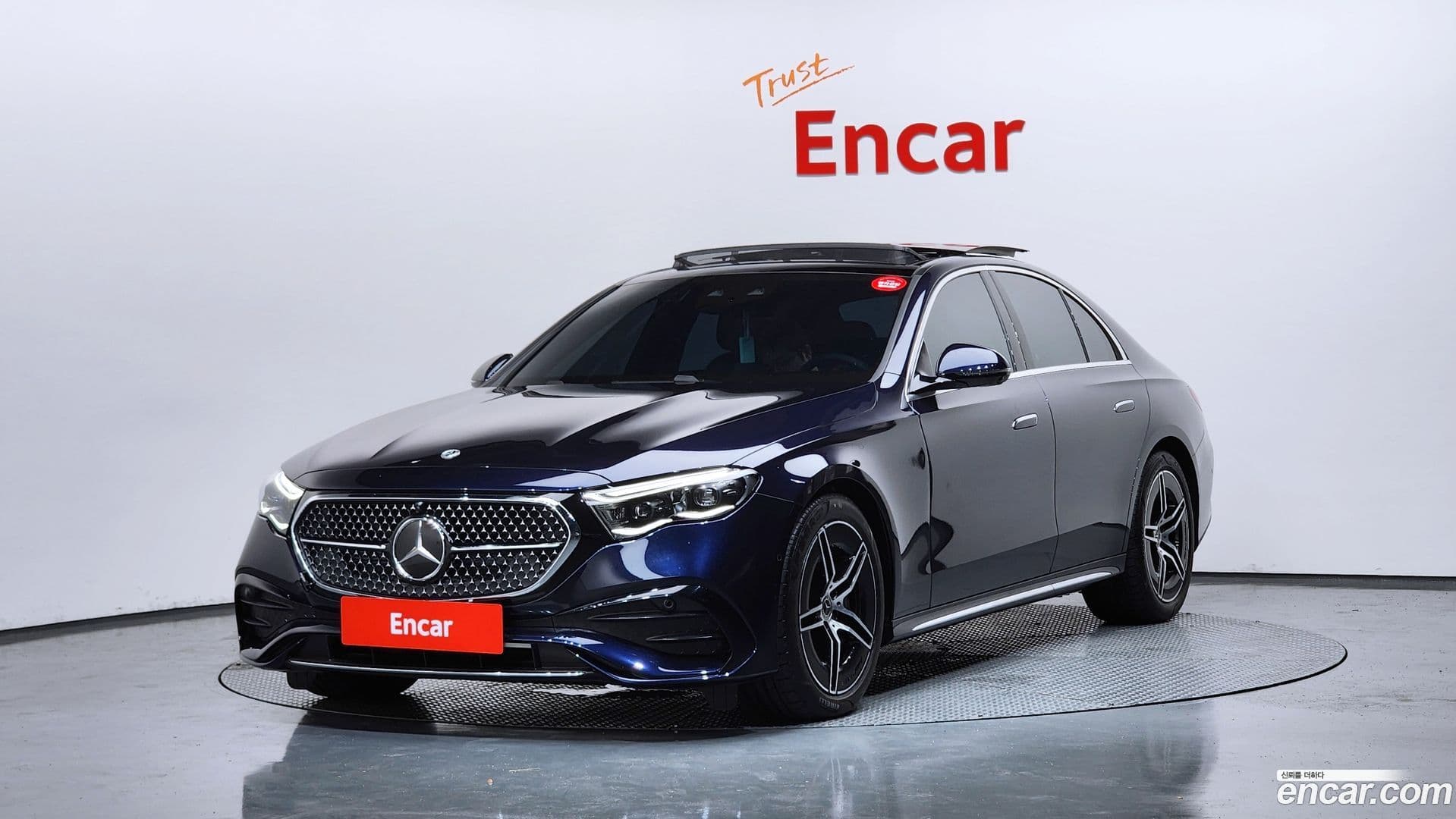 Main__Slider__Photo:E-Class Mercedes-Benz 2025.8-0