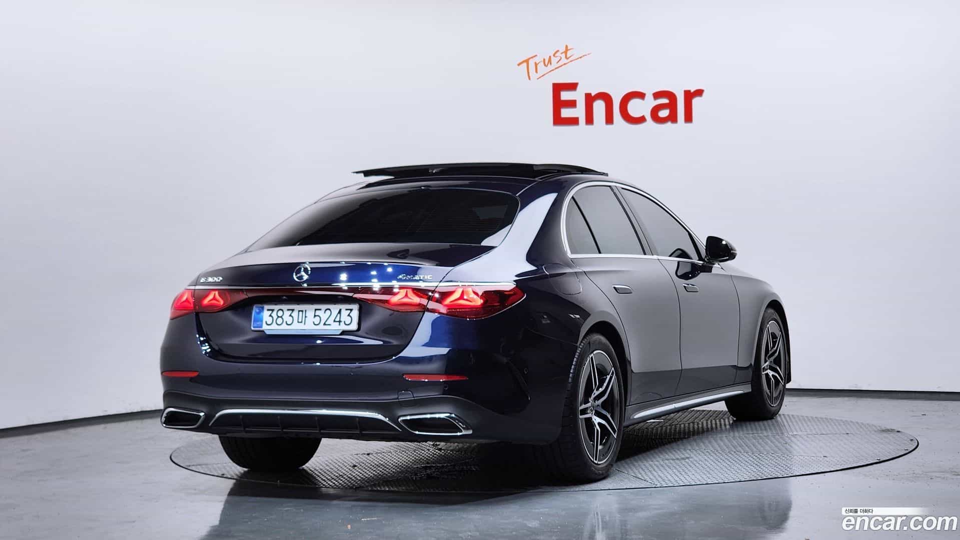 E-Class Mercedes-Benz 2025.8-OUTER-002