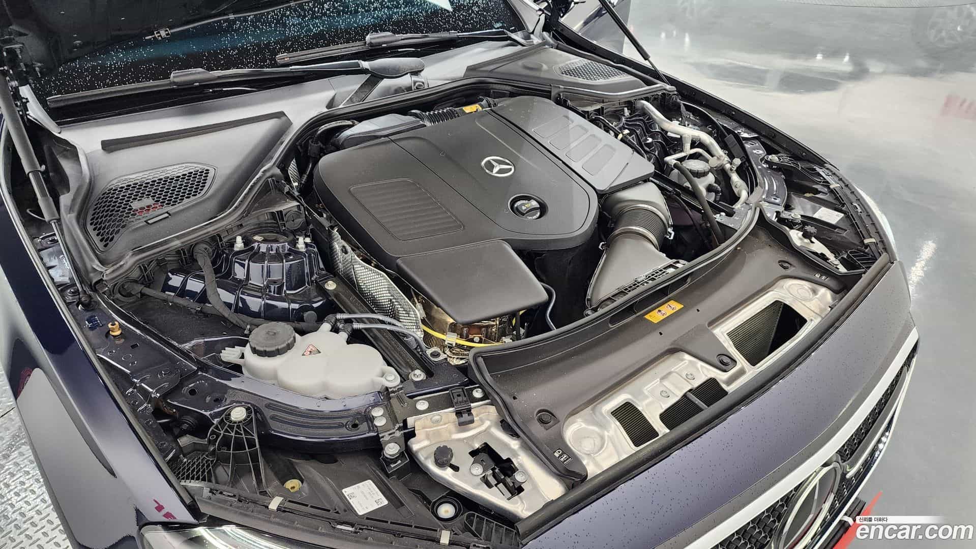 E-Class Mercedes-Benz 2025.8-OUTER-006