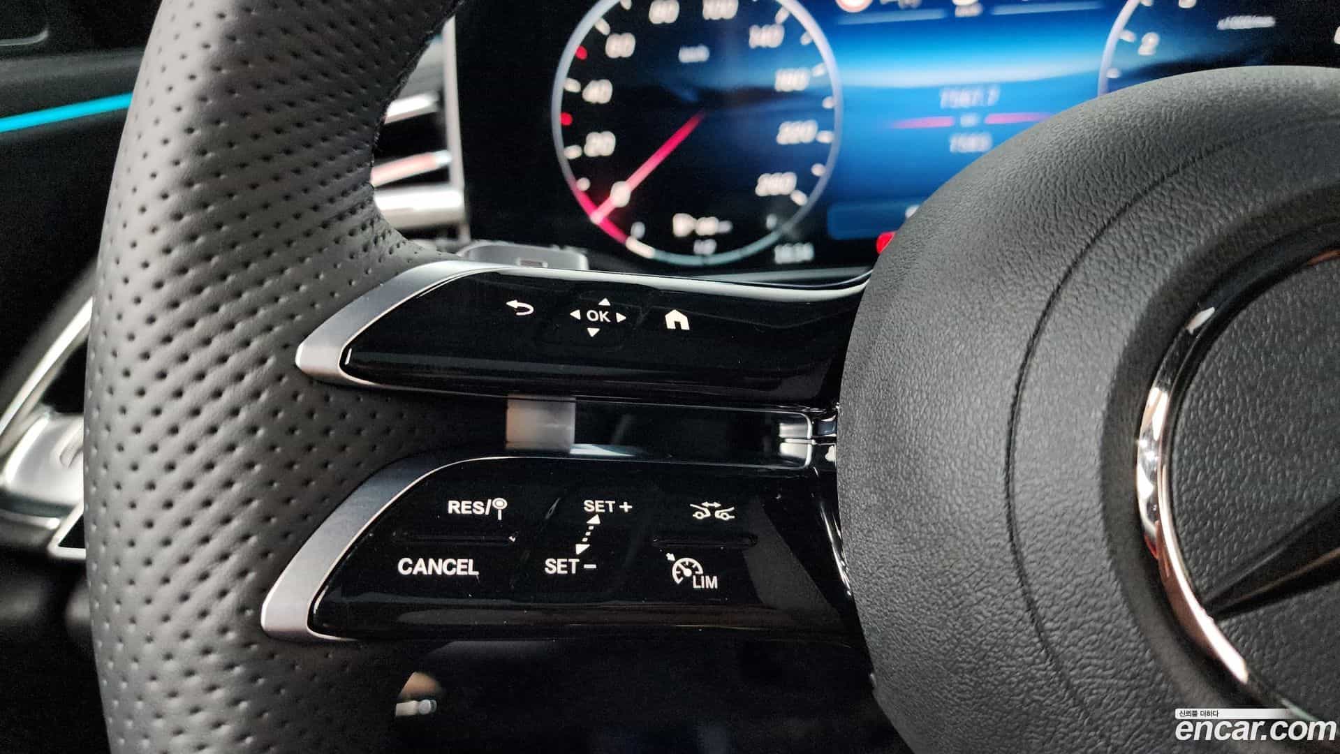 E-Class Mercedes-Benz 2025.8-OPTION-021
