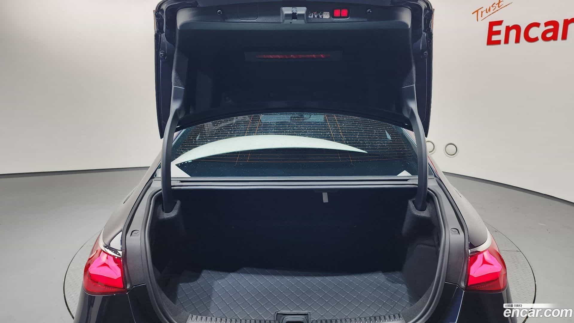 E-Class Mercedes-Benz 2025.8-OPTION-024