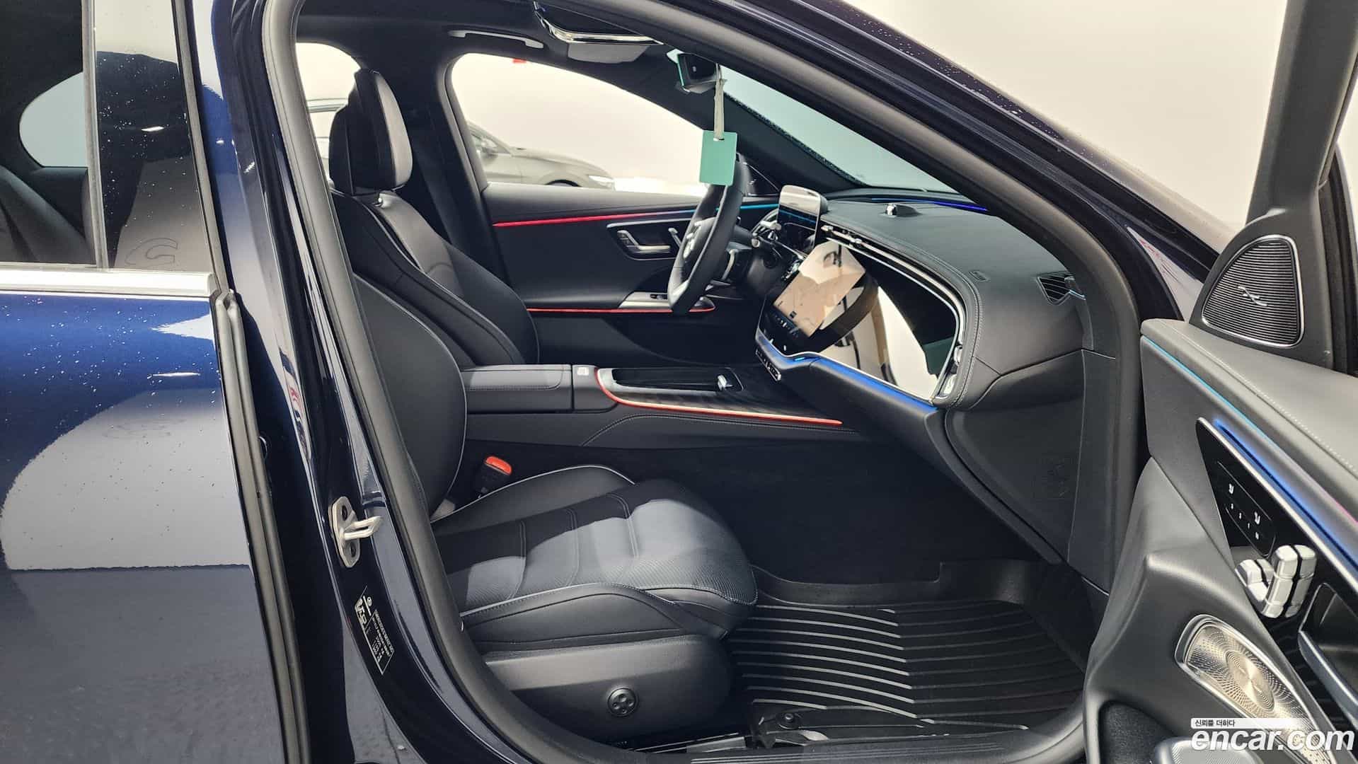 E-Class Mercedes-Benz 2025.8-INNER-036