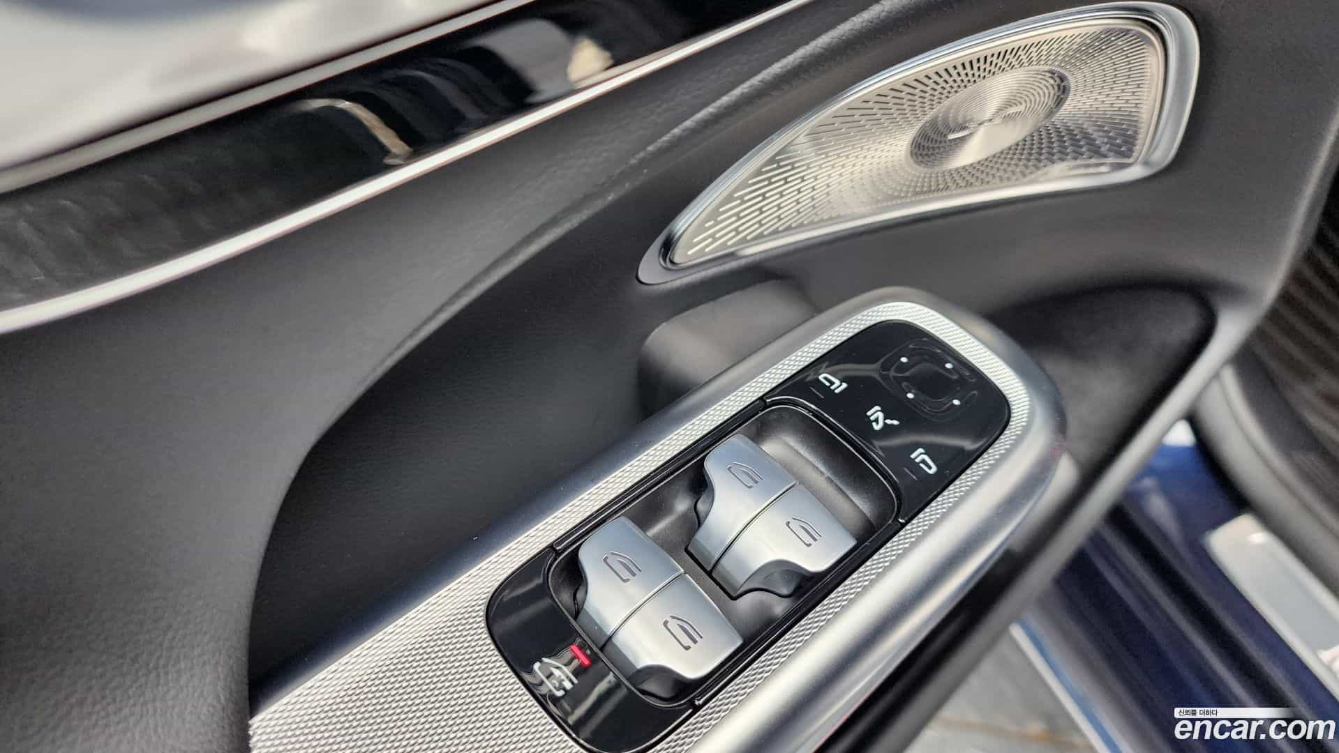 E-Class Mercedes-Benz 2025.8-OPTION-050