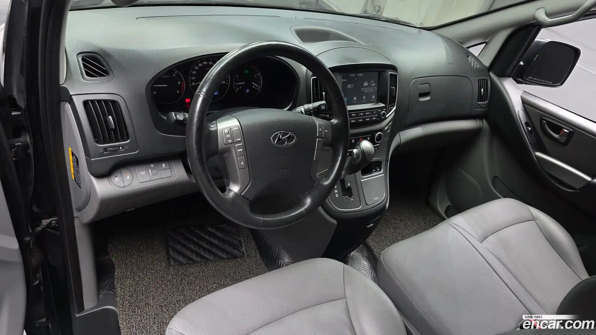 Starex Hyundai 2019.10-INNER-007