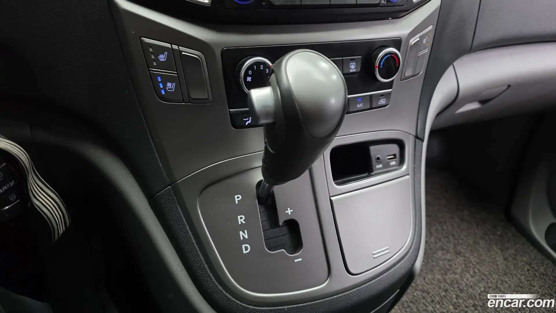 Starex Hyundai 2019.10-INNER-009