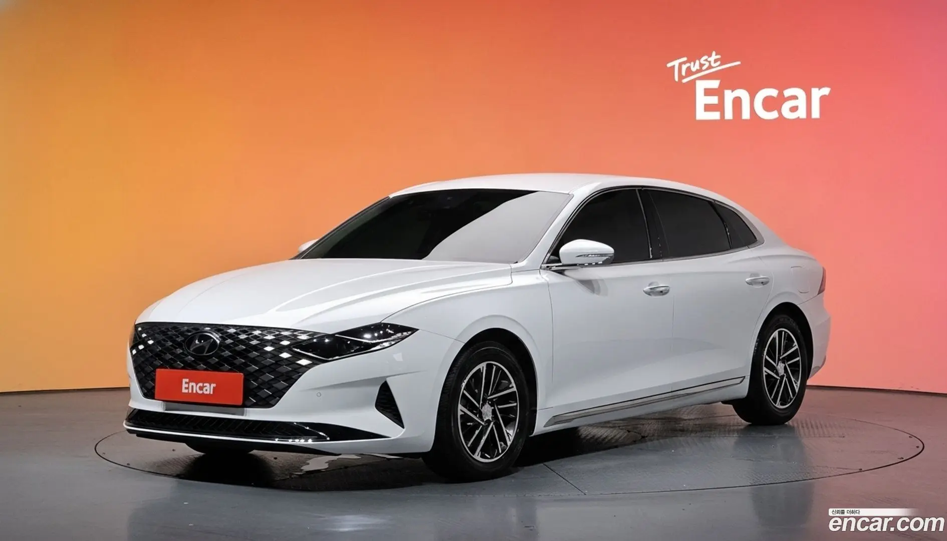 Main__Slider__Photo:Grandeur Hyundai 2022.7-0