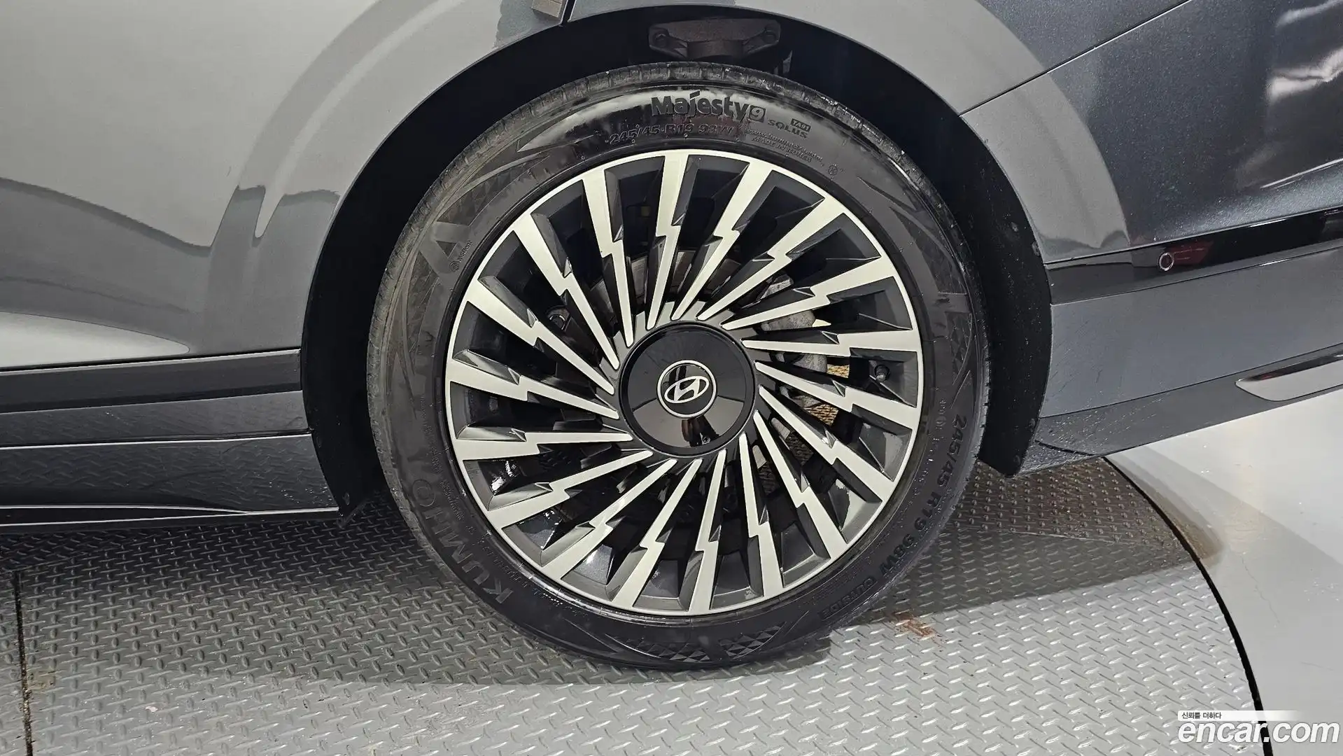Grandeur Hyundai 2023.4-OUTER-031