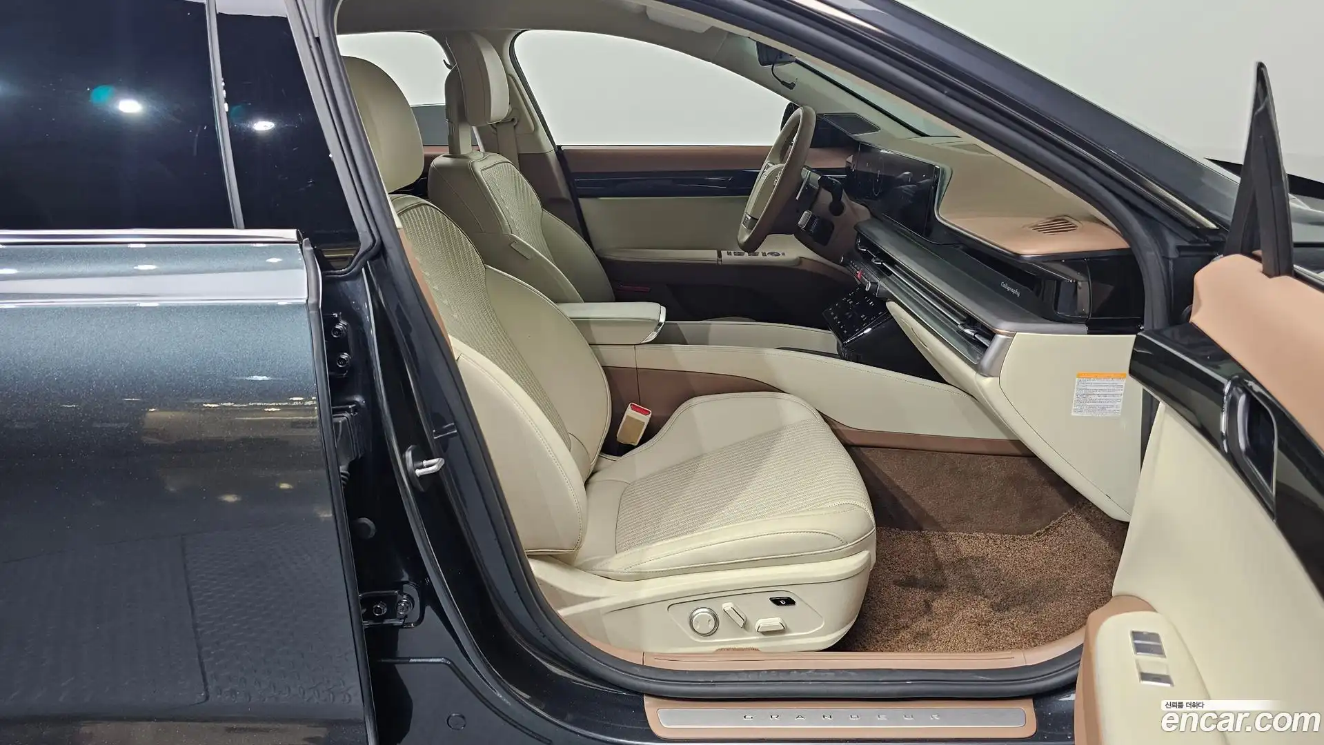 Grandeur Hyundai 2023.4-INNER-036