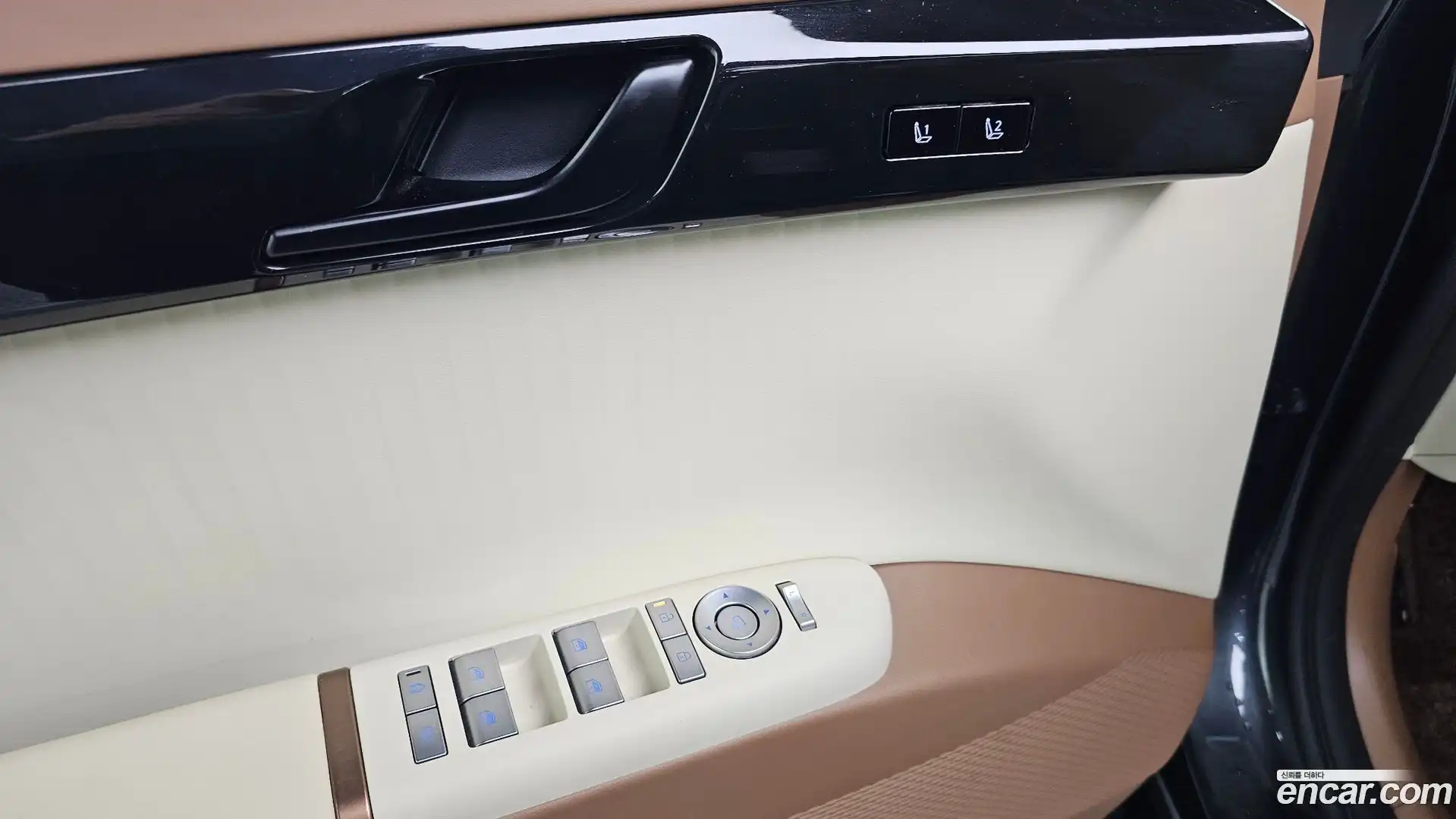 Grandeur Hyundai 2023.4-OPTION-040
