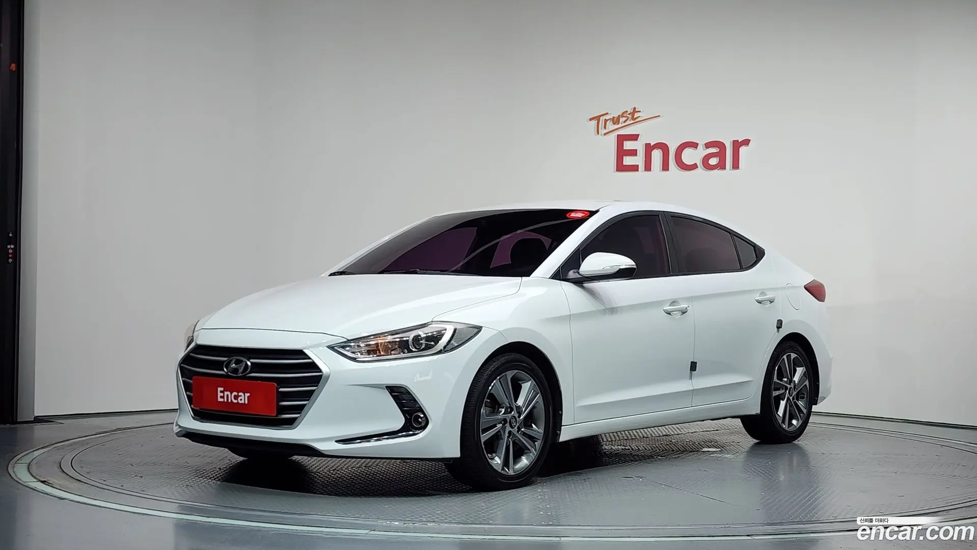 Main__Slider__Photo:AVANTE Hyundai 2018.6-0
