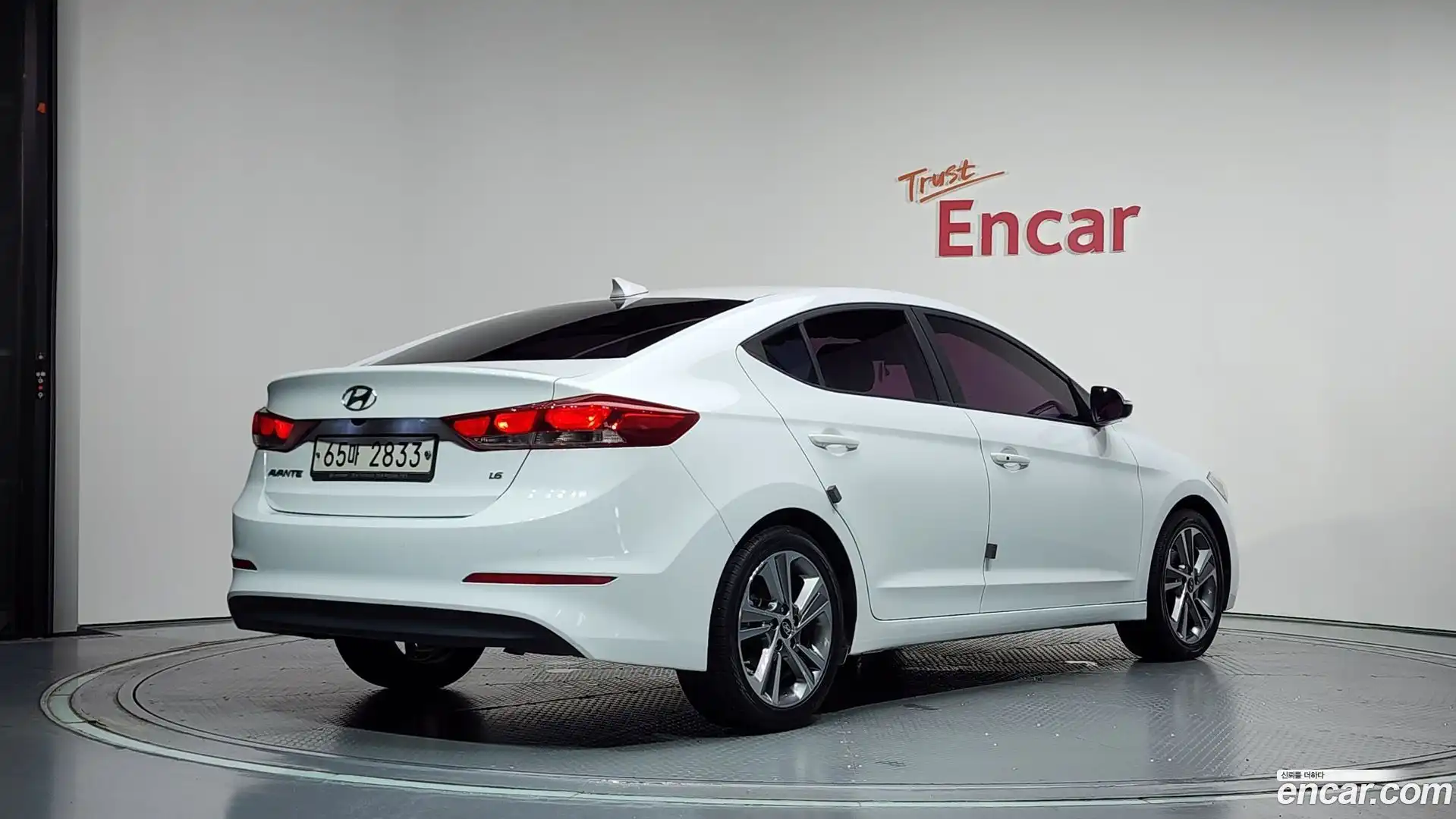 AVANTE Hyundai 2018.6-OUTER-002