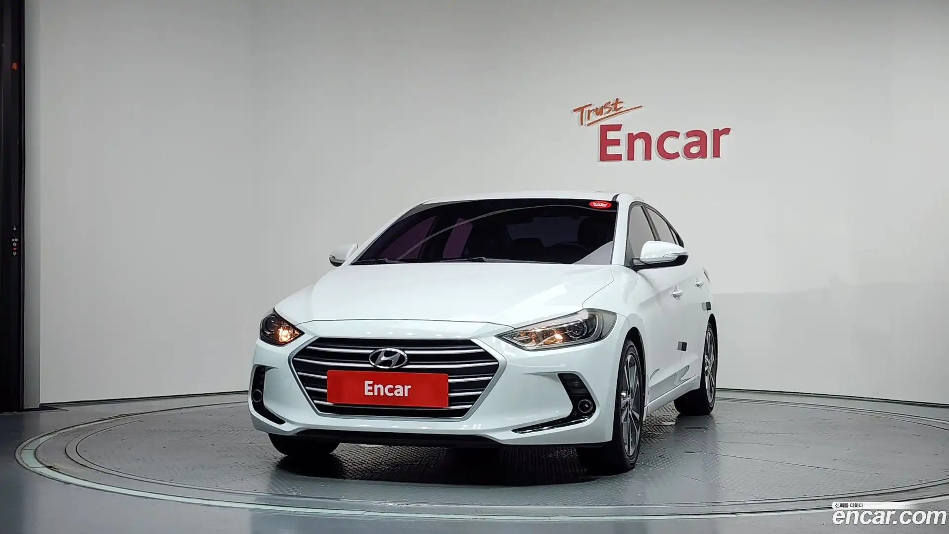 AVANTE Hyundai 2018.6-OUTER-003