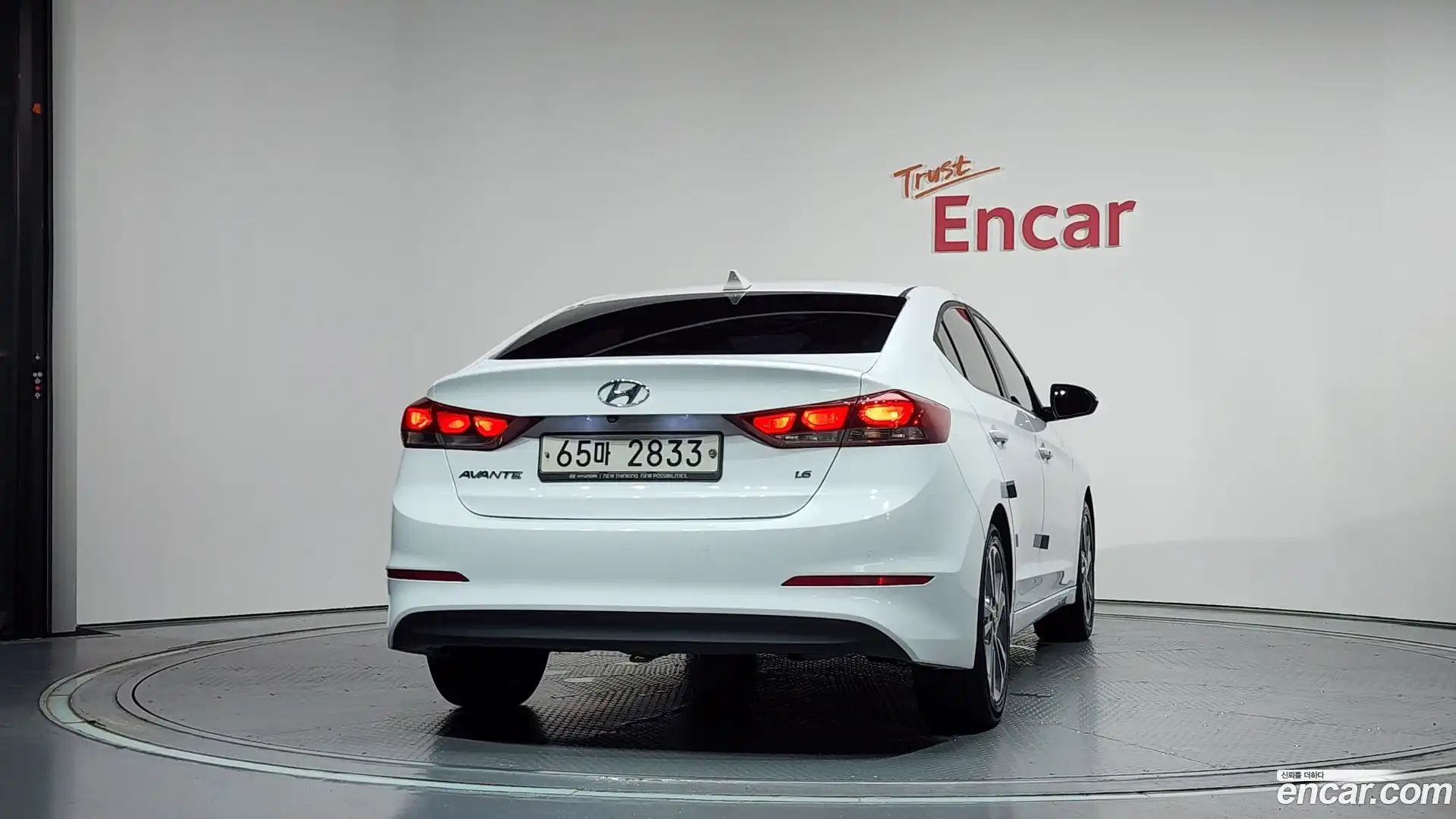 AVANTE Hyundai 2018.6-OUTER-004