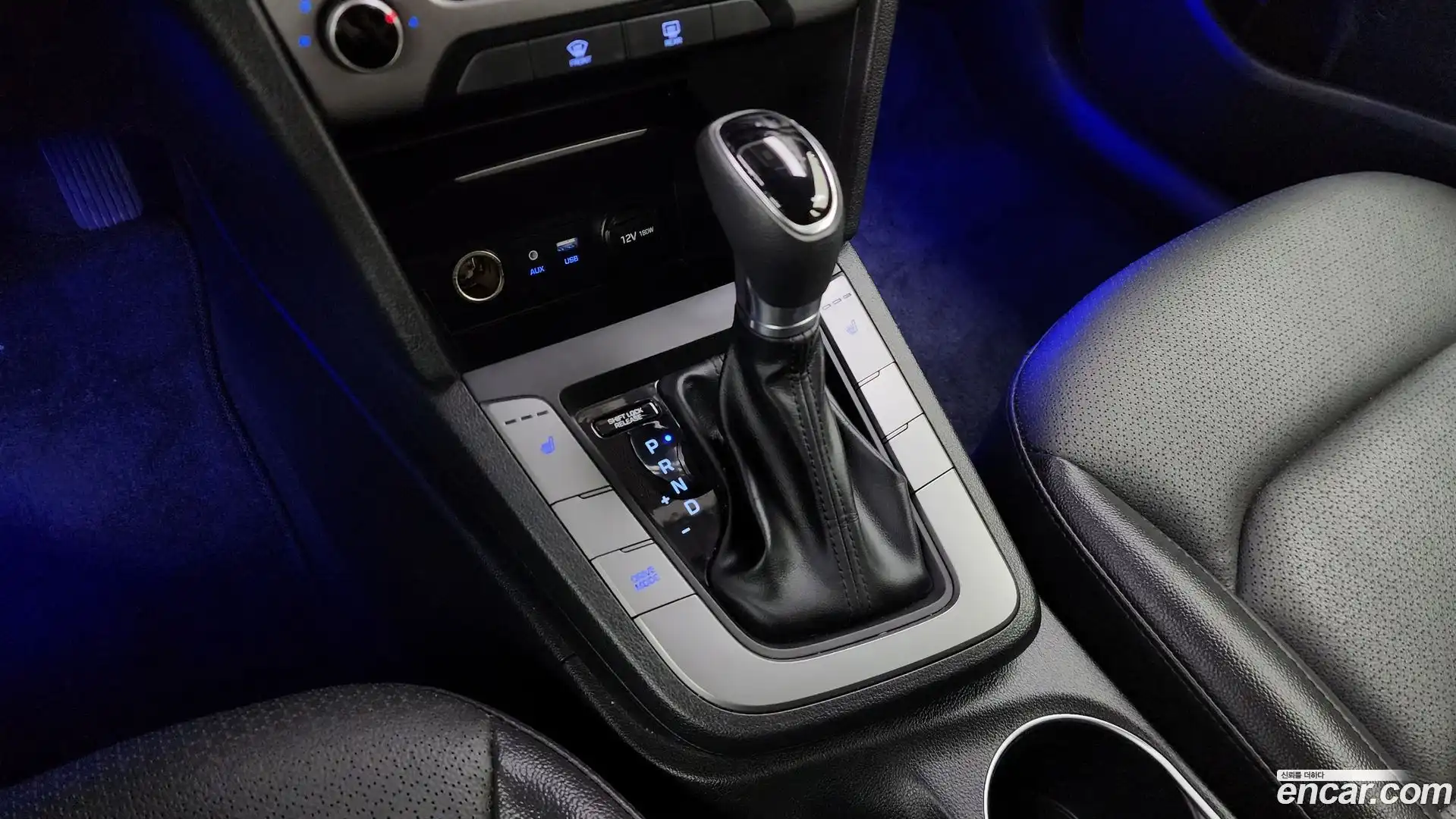 AVANTE Hyundai 2018.6-INNER-009