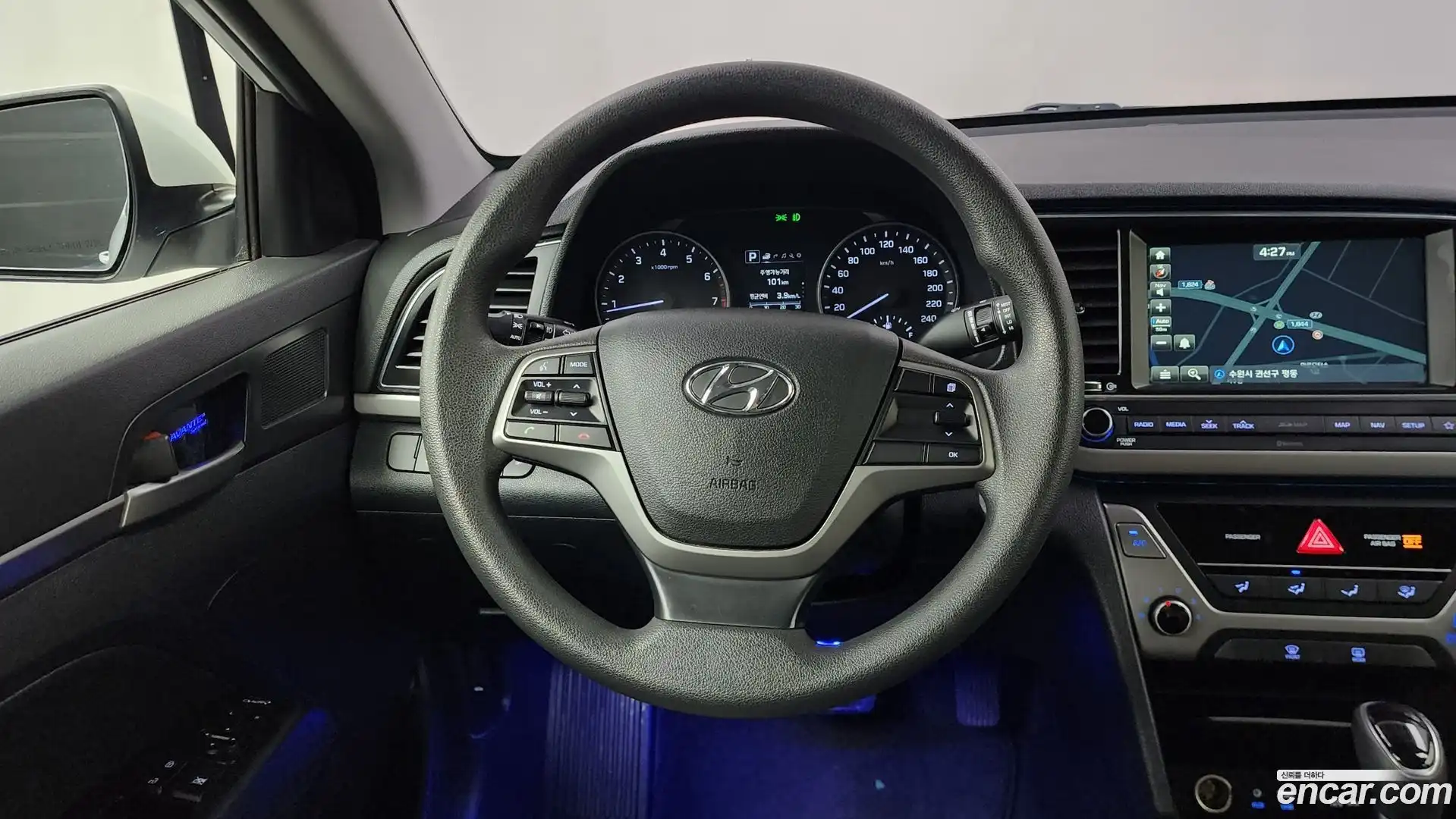 AVANTE Hyundai 2018.6-OPTION-017