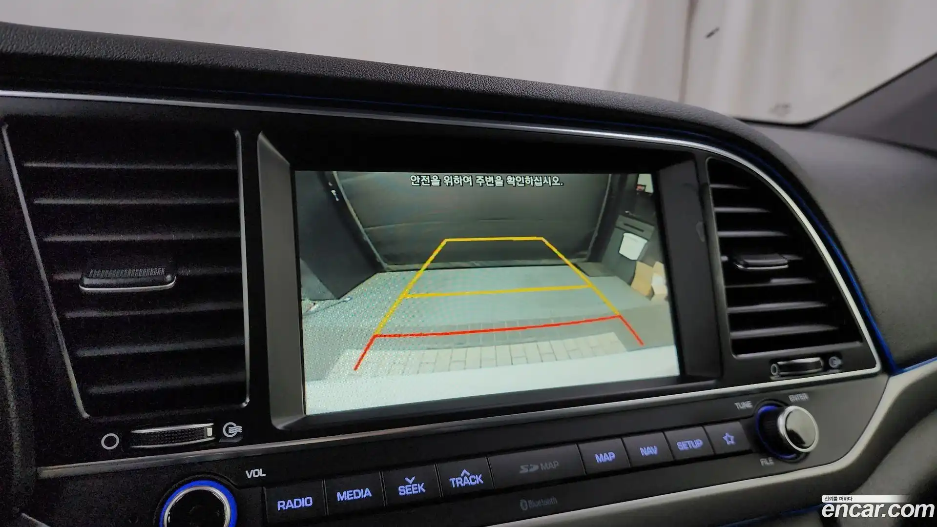 AVANTE Hyundai 2018.6-OPTION-019