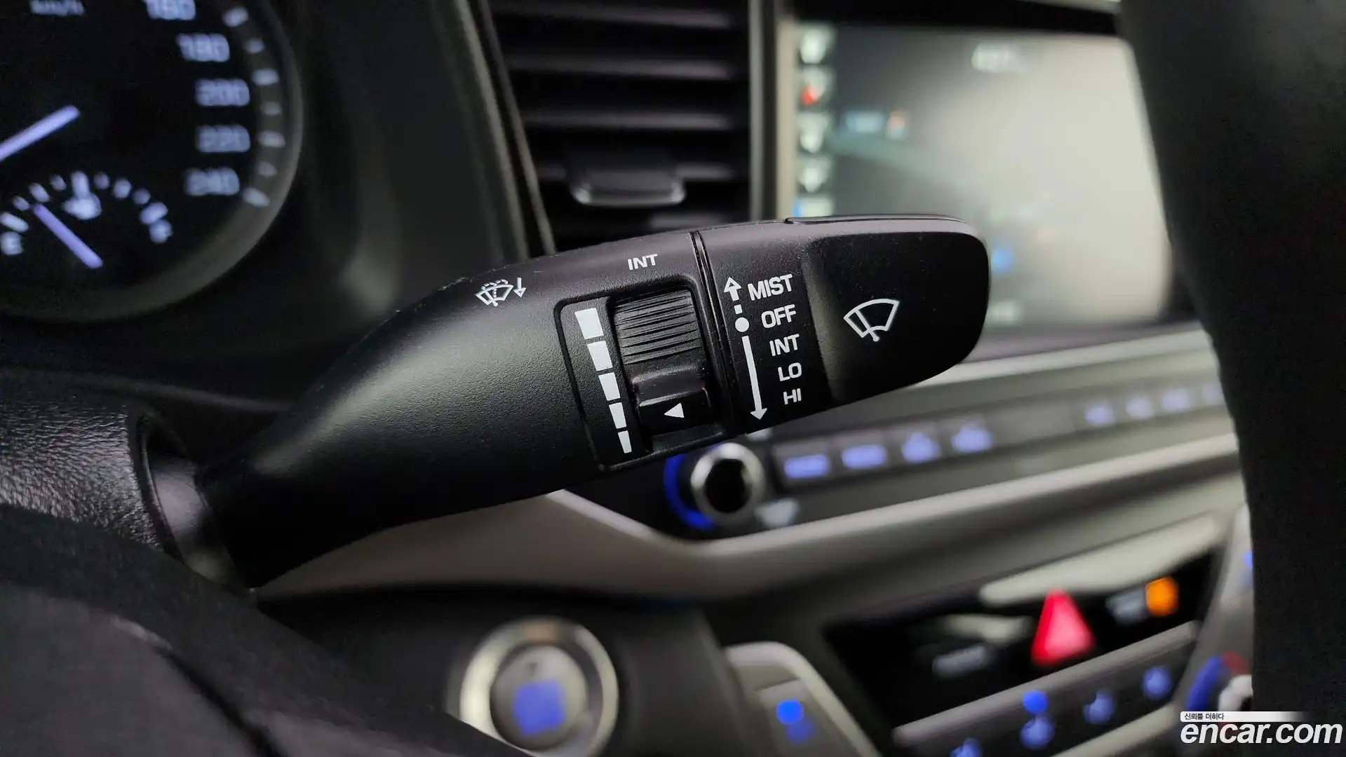 AVANTE Hyundai 2018.6-OPTION-023