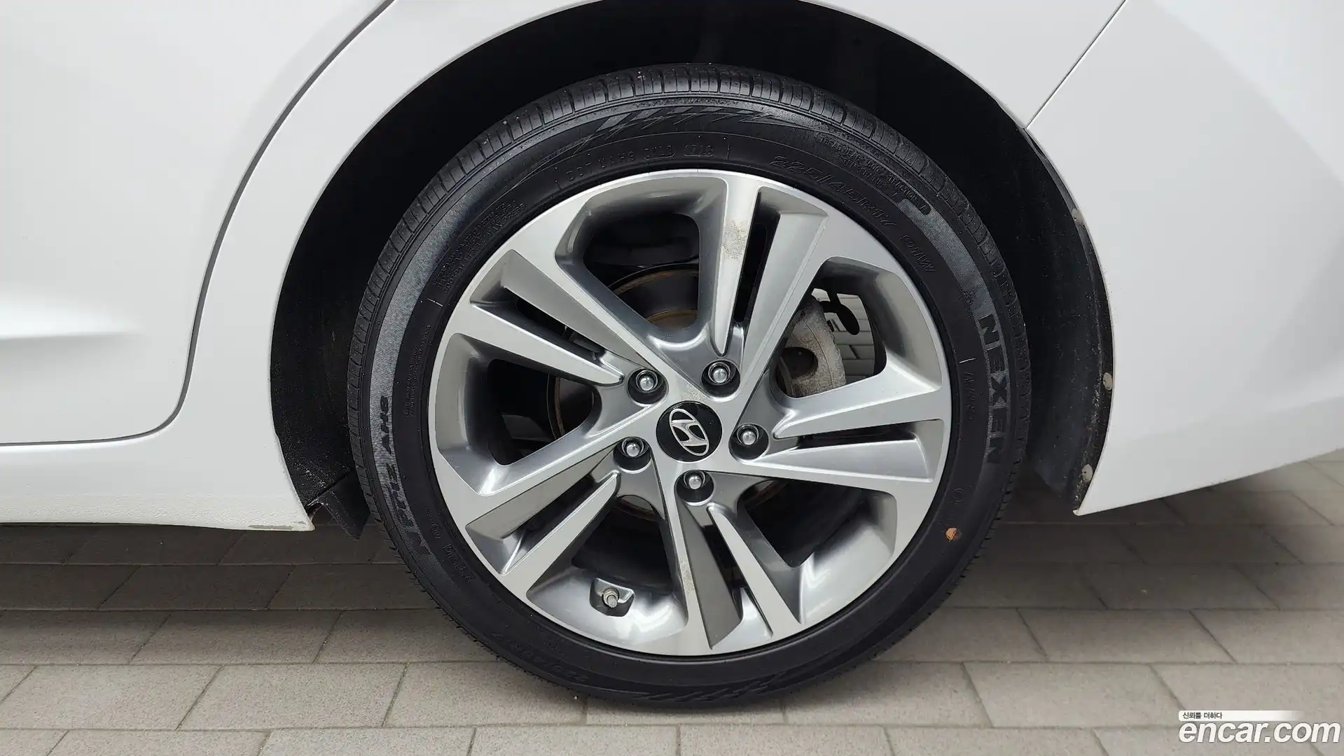 AVANTE Hyundai 2018.6-OUTER-031