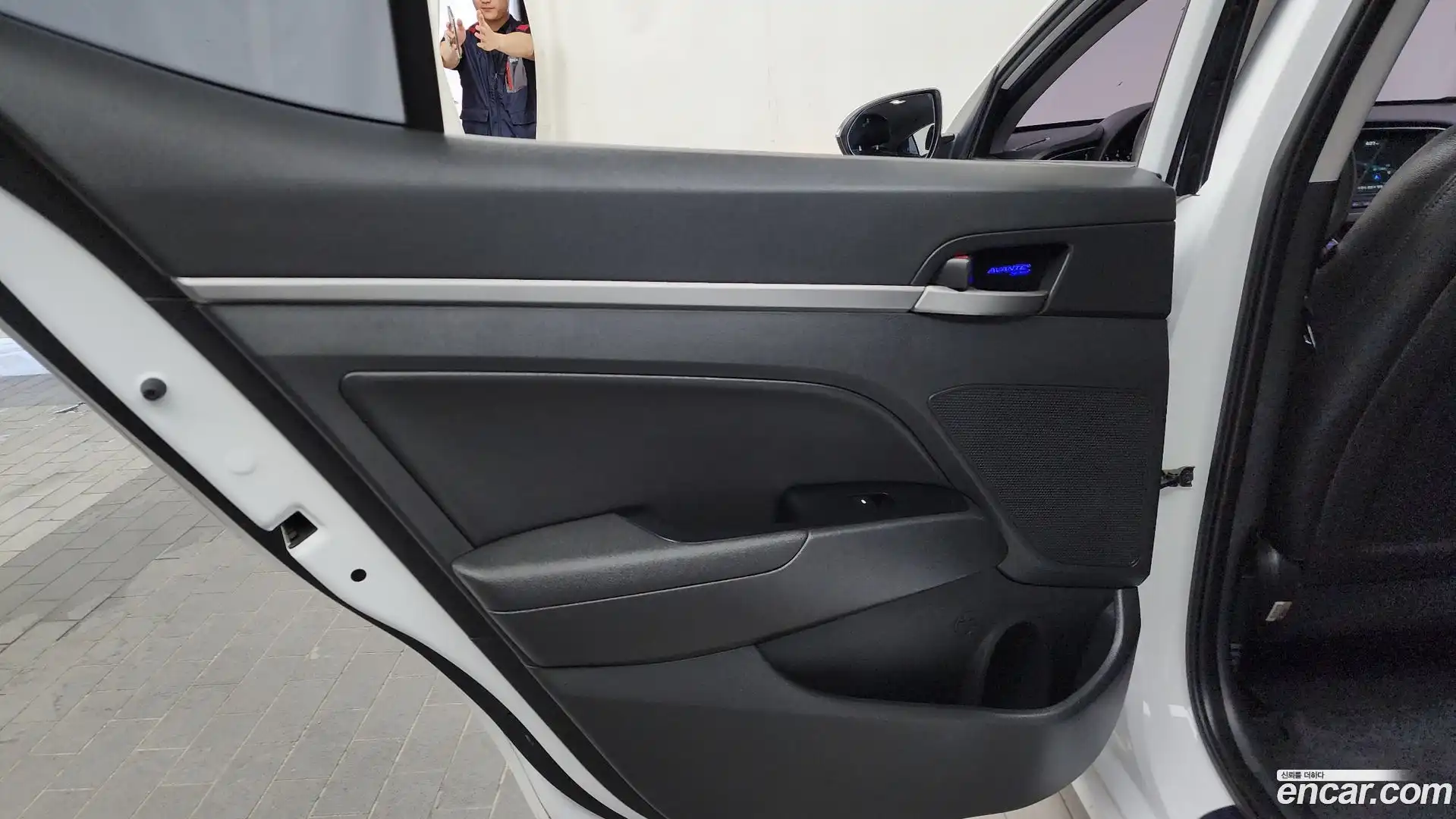 AVANTE Hyundai 2018.6-INNER-035