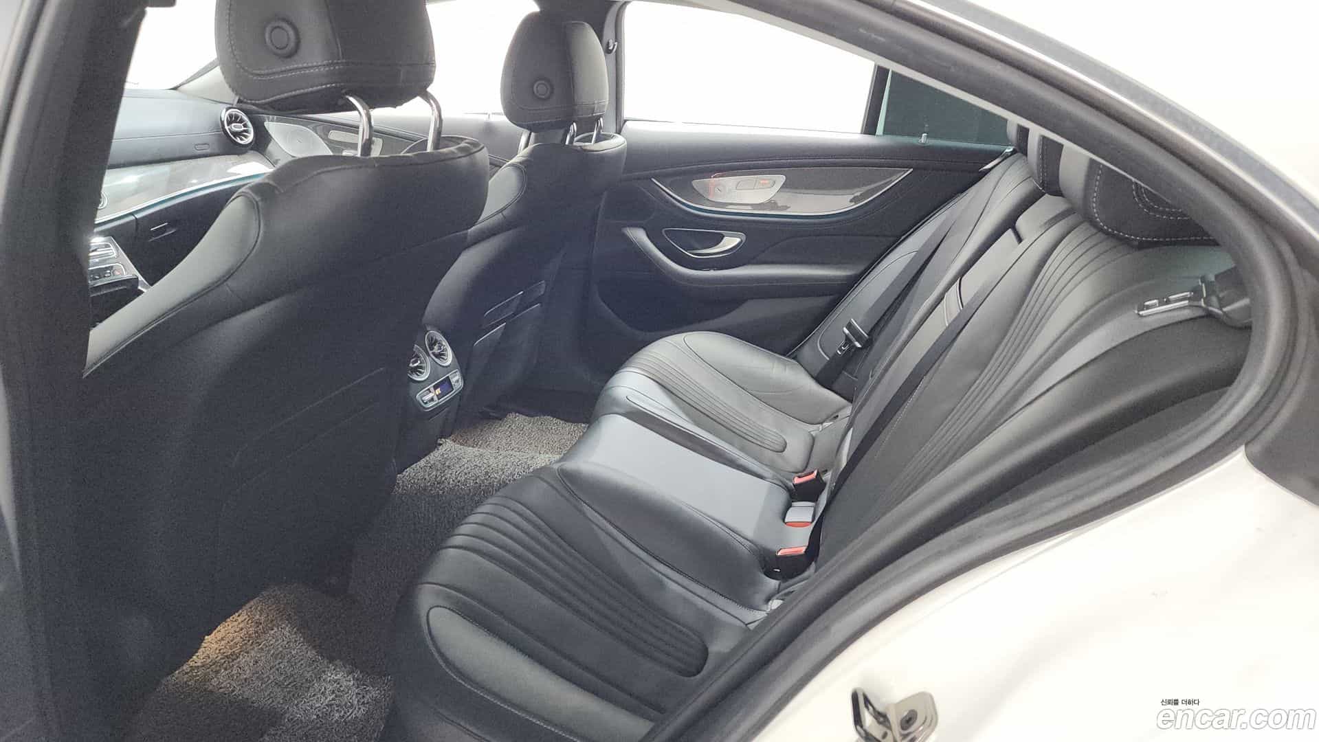CLS-Class Mercedes-Benz 2018.10-OPTION-023