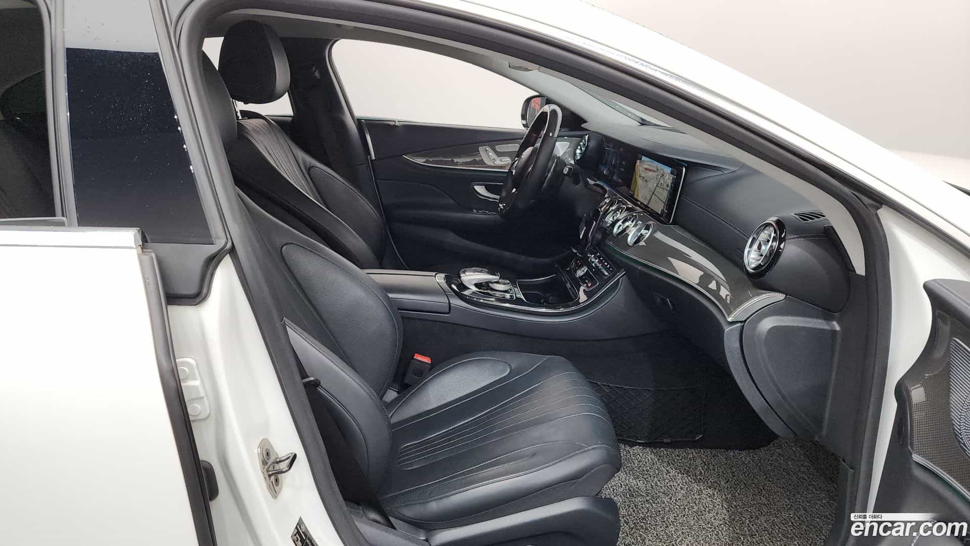 CLS-Class Mercedes-Benz 2018.10-INNER-036