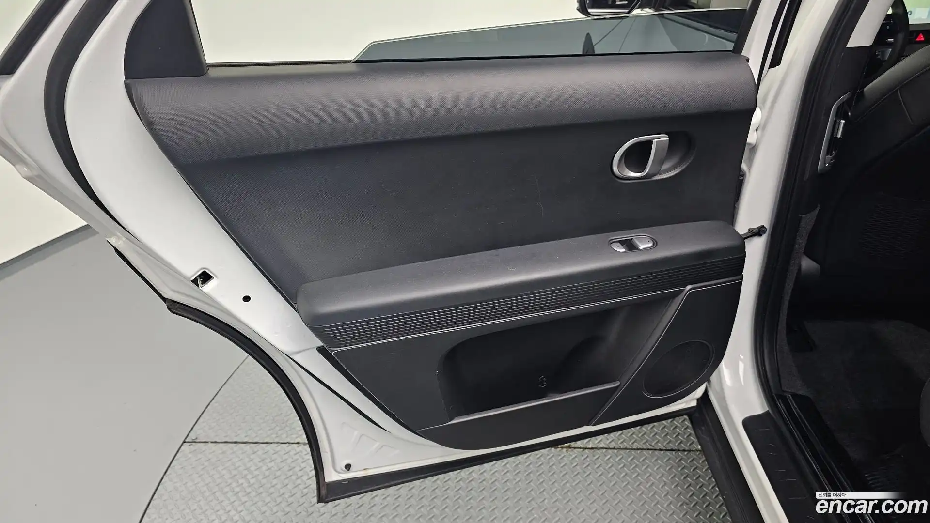 Ioniq5 Hyundai 2023.10-INNER-035