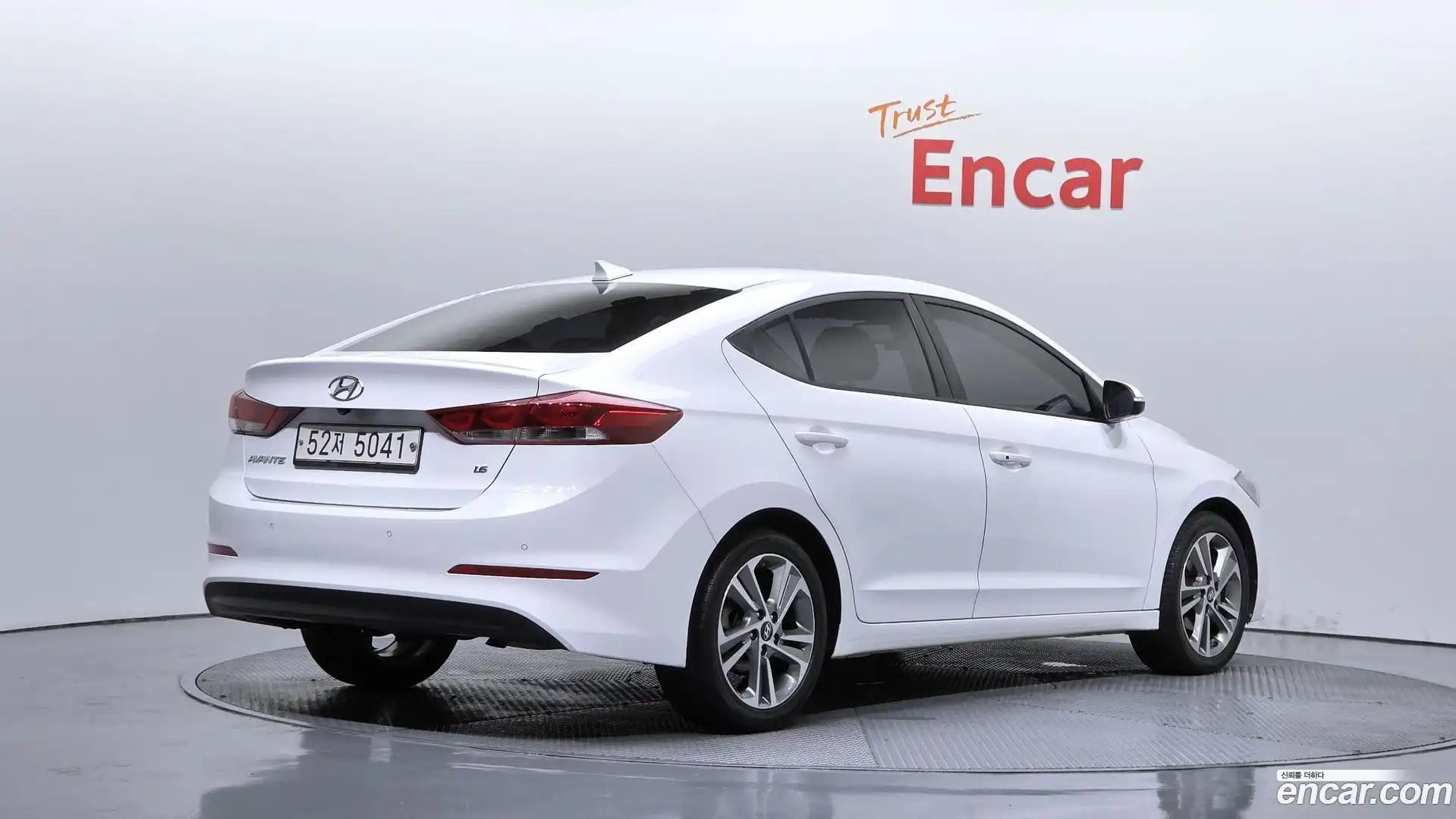 AVANTE Hyundai 2018.7-OUTER-002