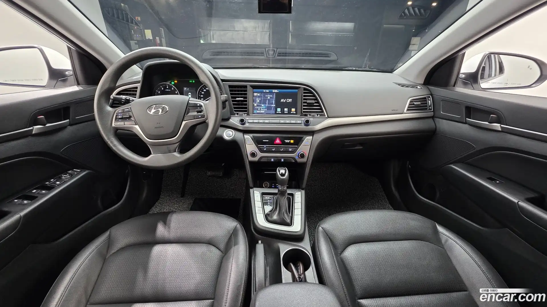 AVANTE Hyundai 2018.7-INNER-007