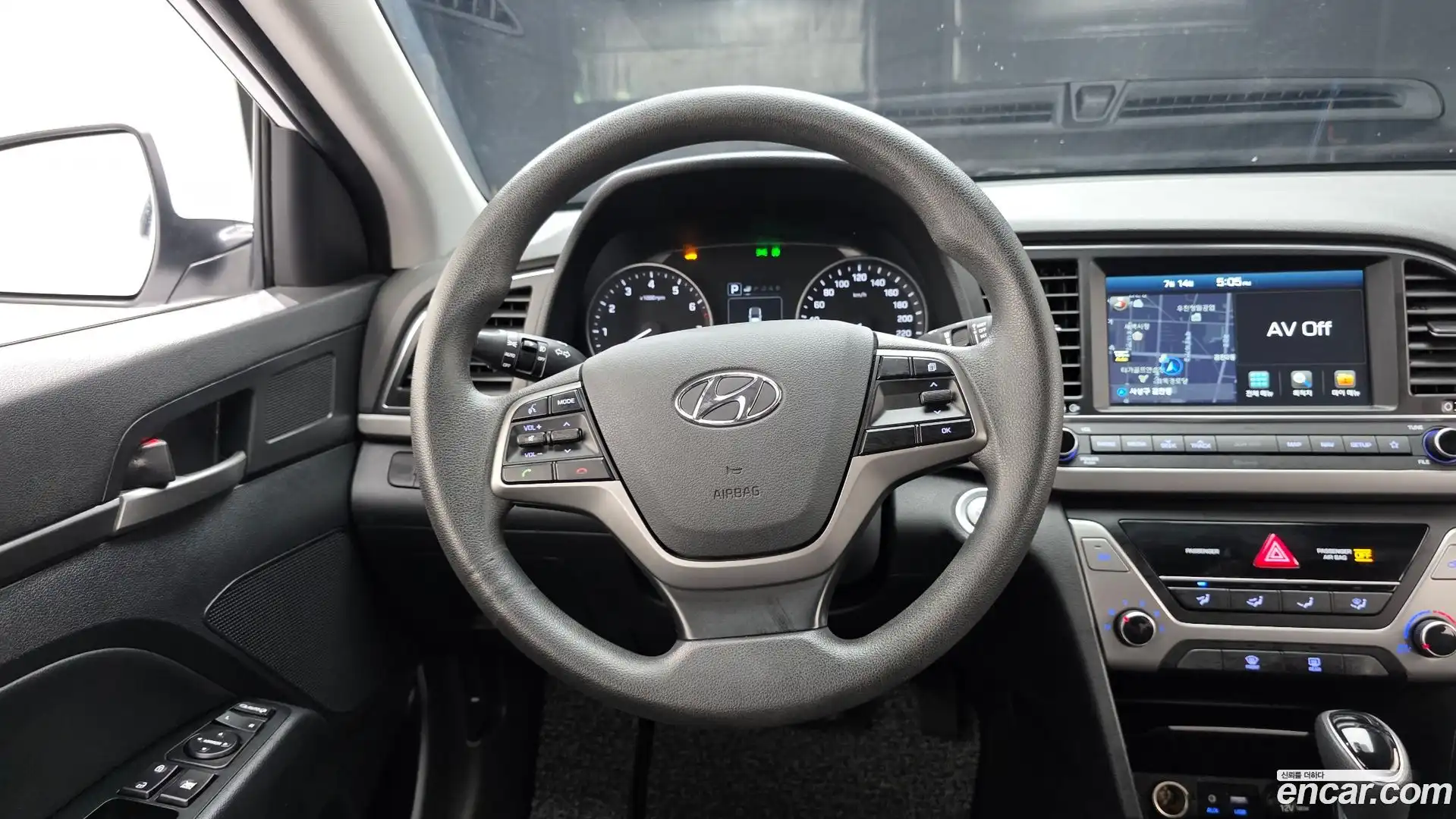 AVANTE Hyundai 2018.7-OPTION-018
