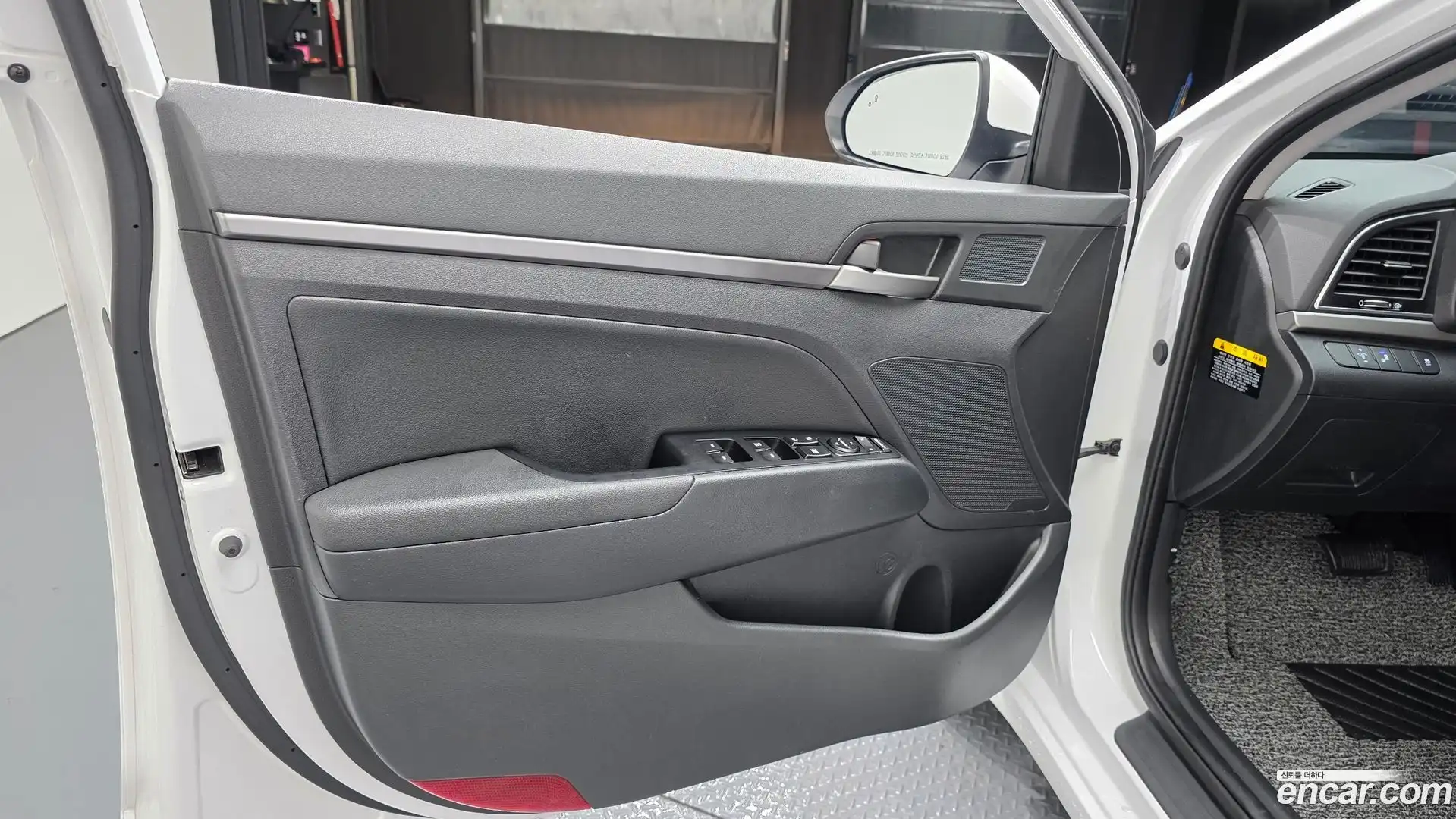 AVANTE Hyundai 2018.7-INNER-034