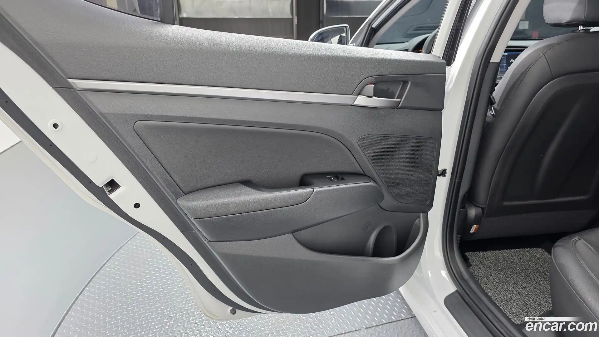 AVANTE Hyundai 2018.7-INNER-035
