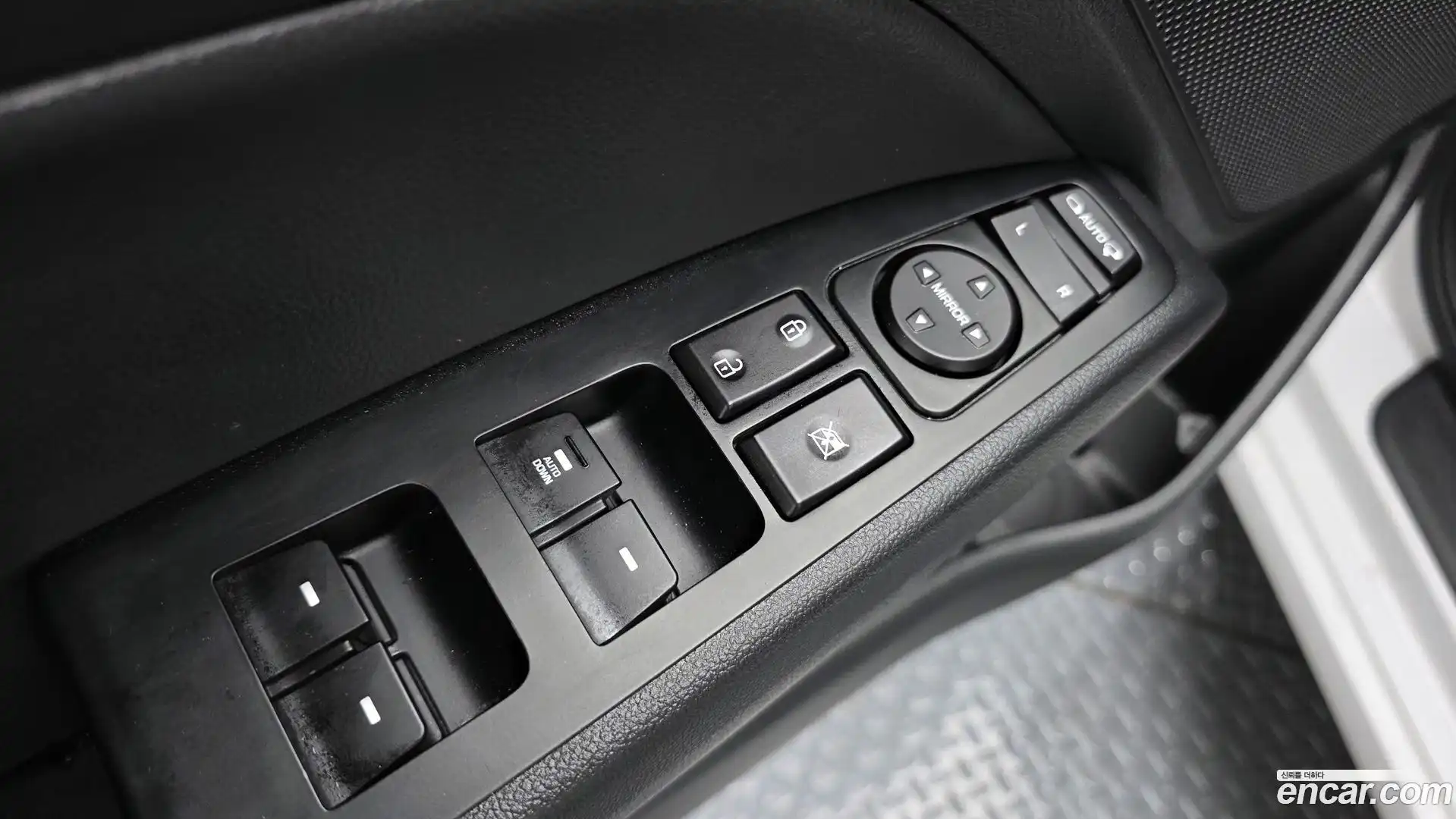 AVANTE Hyundai 2018.7-OPTION-040