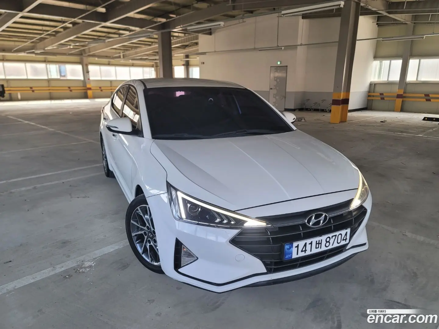 Main__Slider__Photo:AVANTE Hyundai 2019.2-0