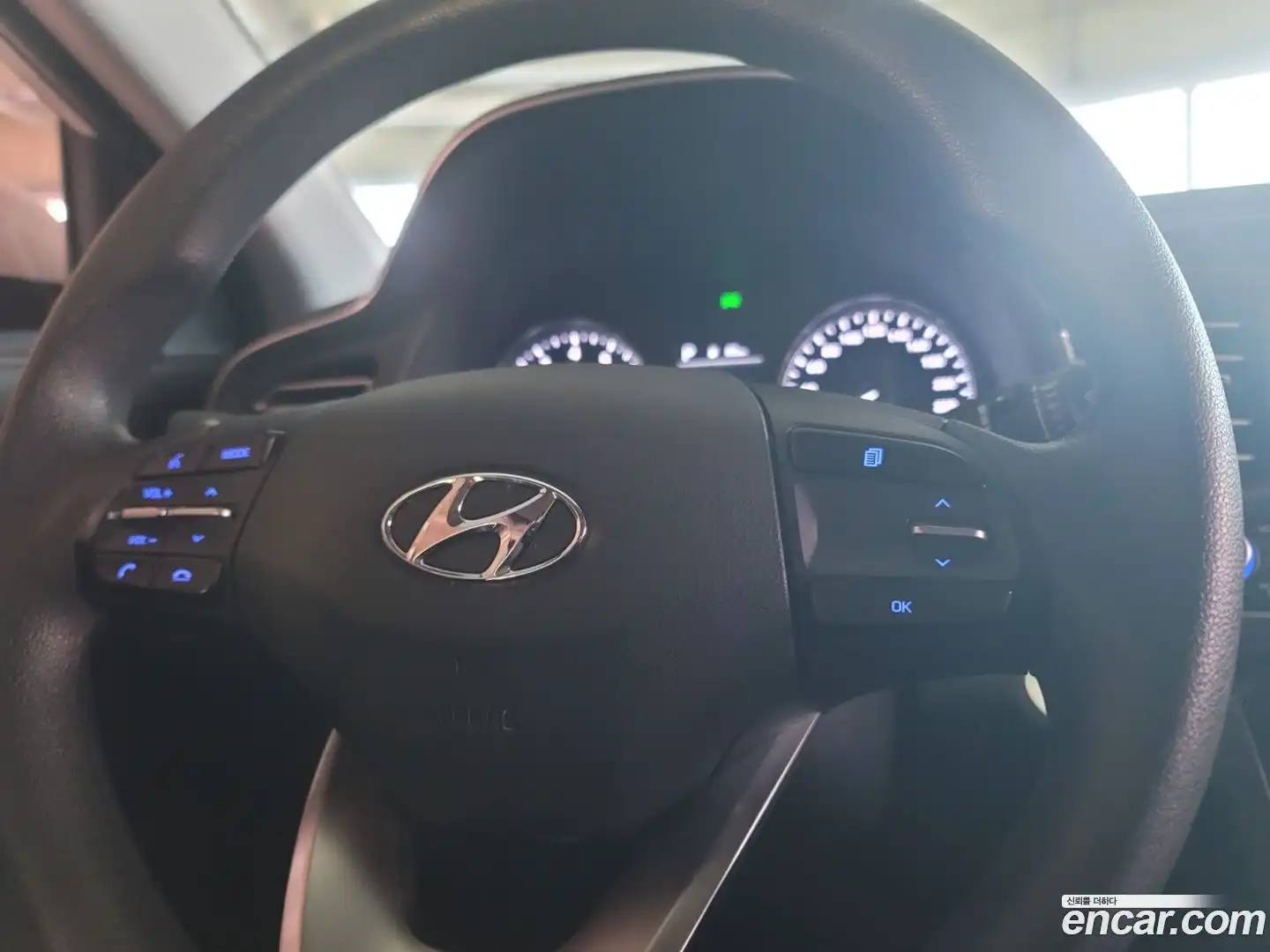 AVANTE Hyundai 2019.2-INNER-010