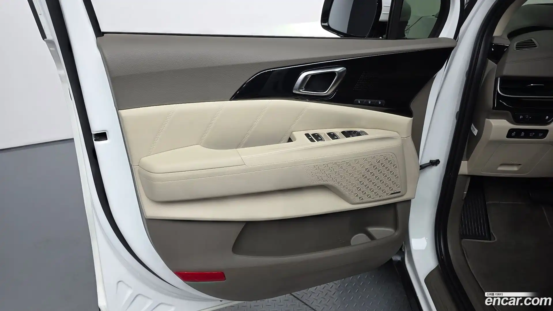 Canival Kia 2023.11-INNER-035