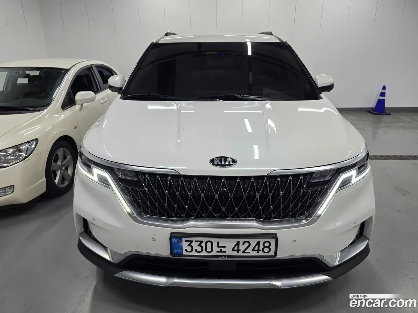 Main__Slider__Photo:Canival Kia 2021.5-0
