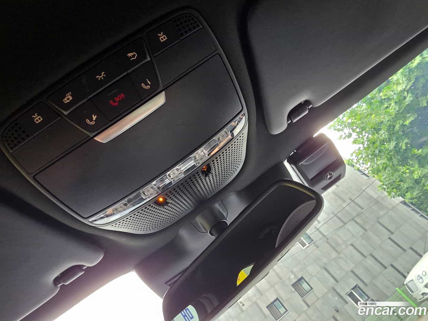 GLC-Class Mercedes-Benz 2019.3-INNER-009