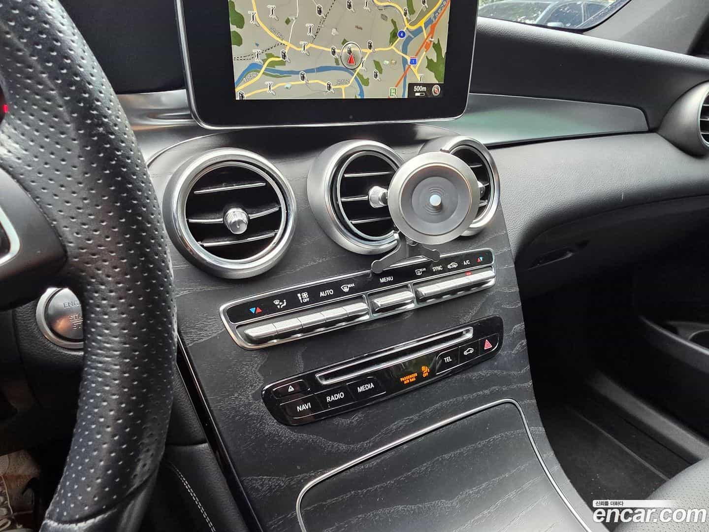GLC-Class Mercedes-Benz 2019.3-INNER-010