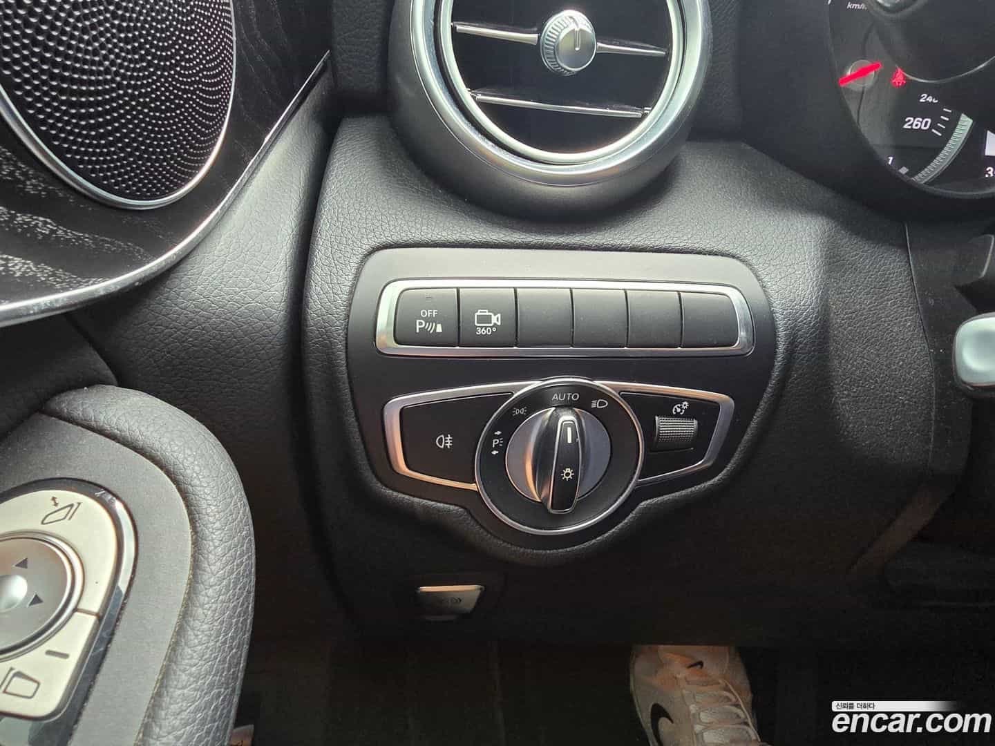 GLC-Class Mercedes-Benz 2019.3-OPTION-016
