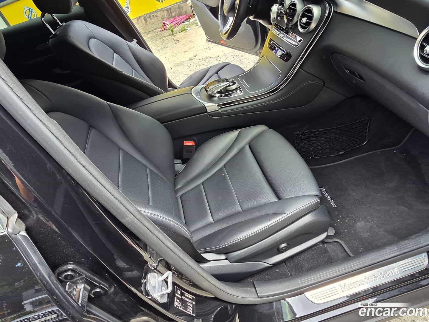 GLC-Class Mercedes-Benz 2019.3-OPTION-021