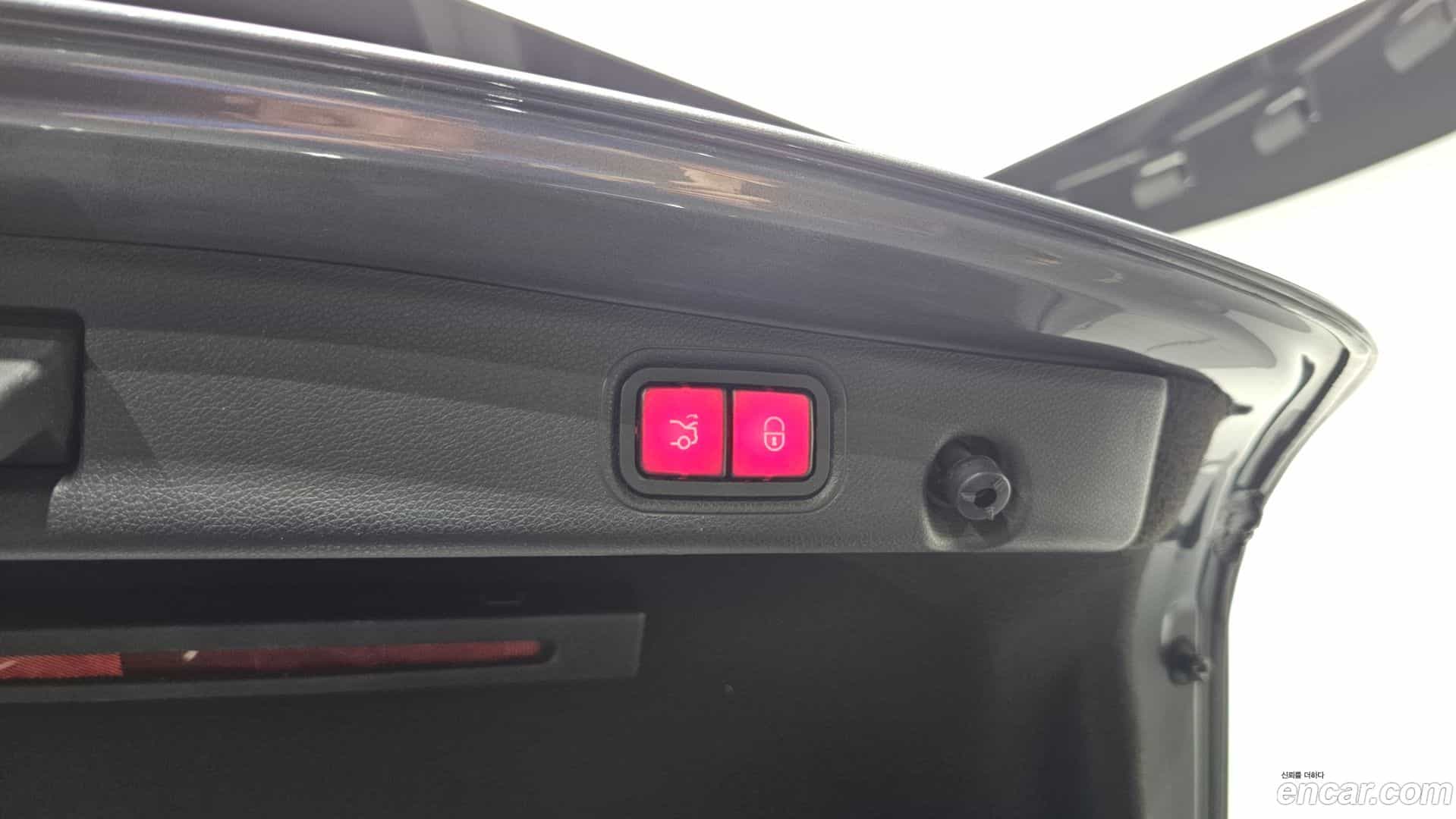 E-Class Mercedes-Benz 2019.1-OPTION-019
