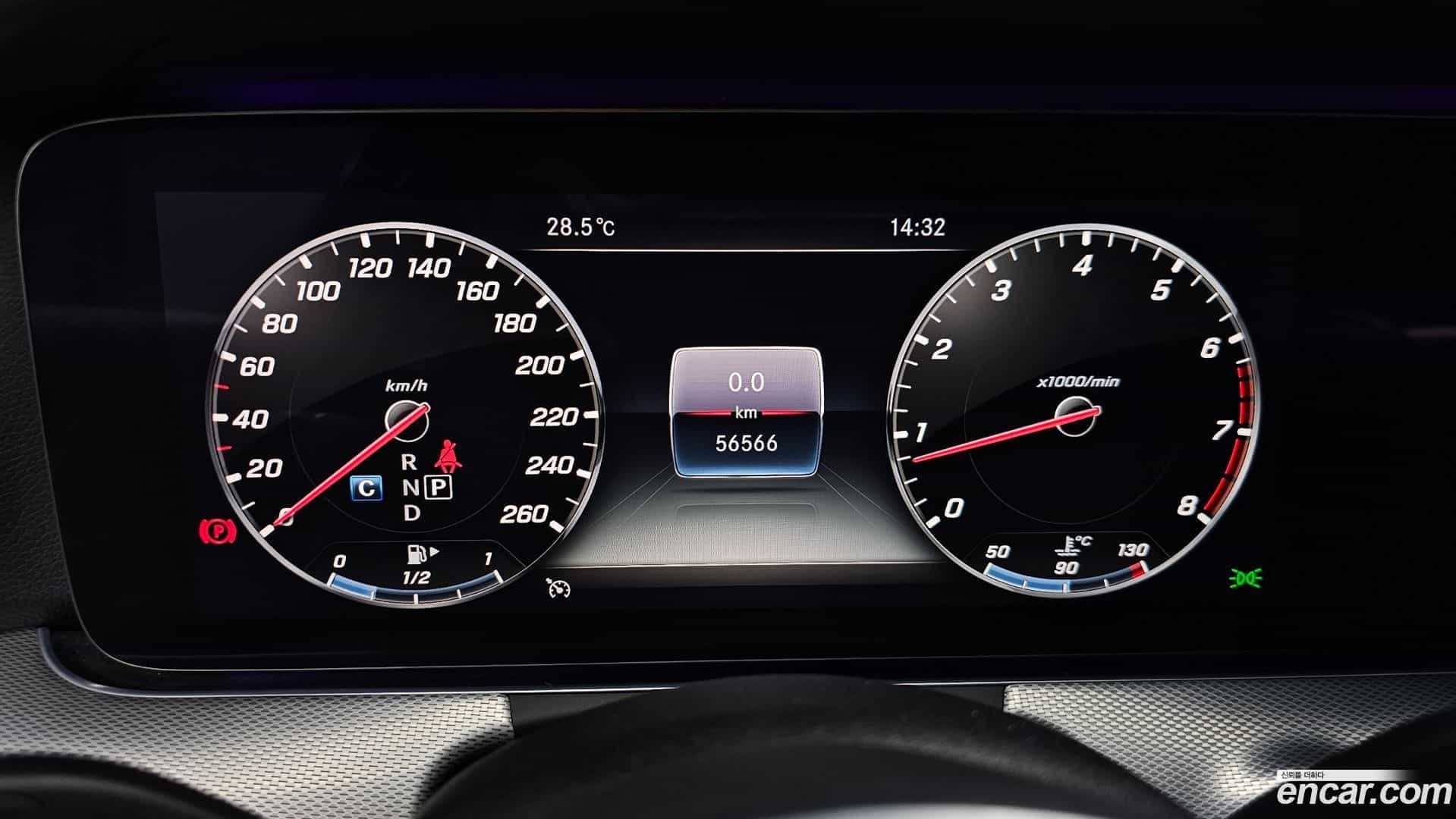 E-Class Mercedes-Benz 2019.5-INNER-008