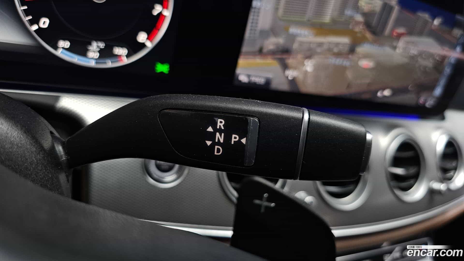 E-Class Mercedes-Benz 2019.5-INNER-009
