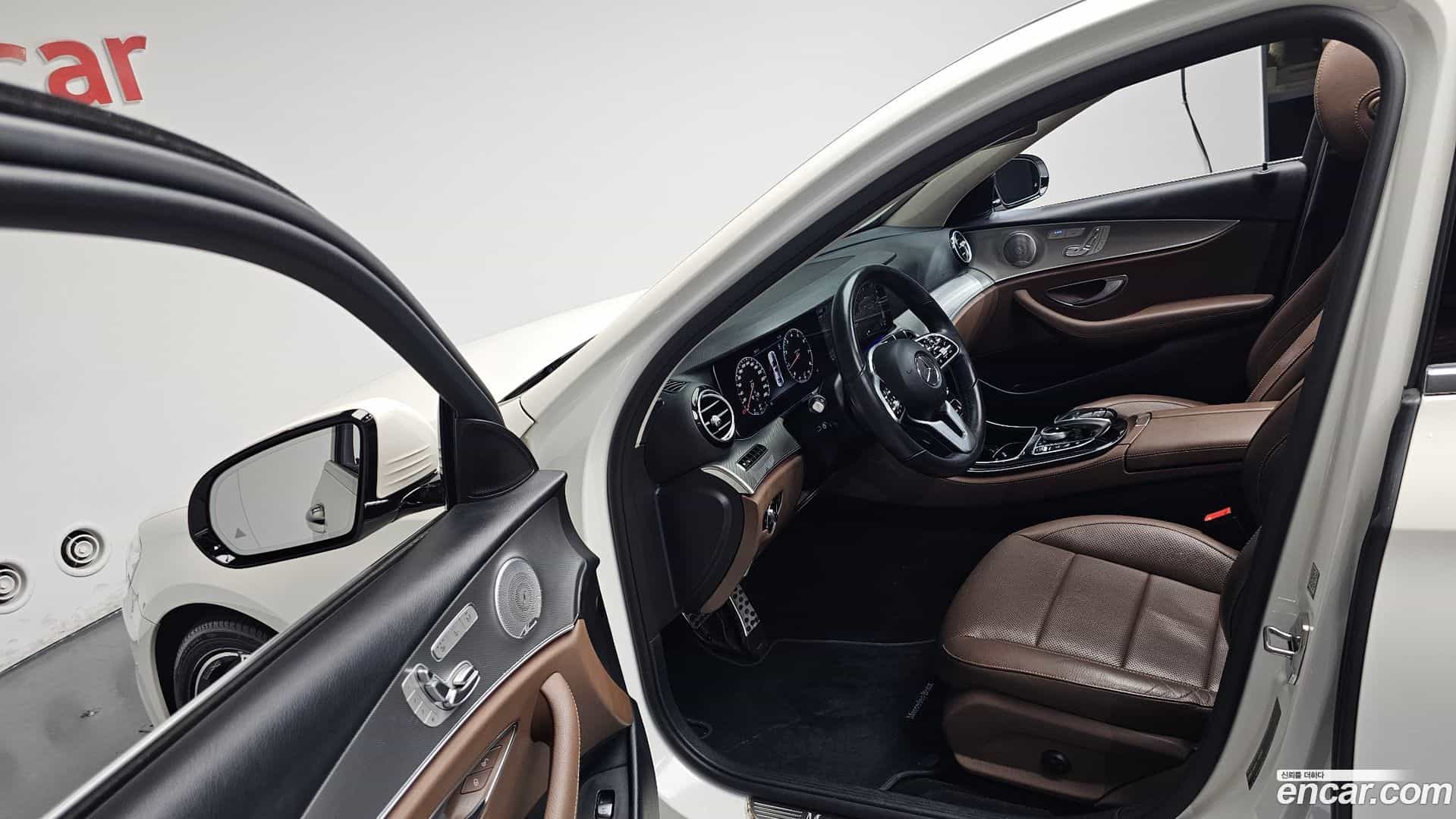 E-Class Mercedes-Benz 2019.5-INNER-010