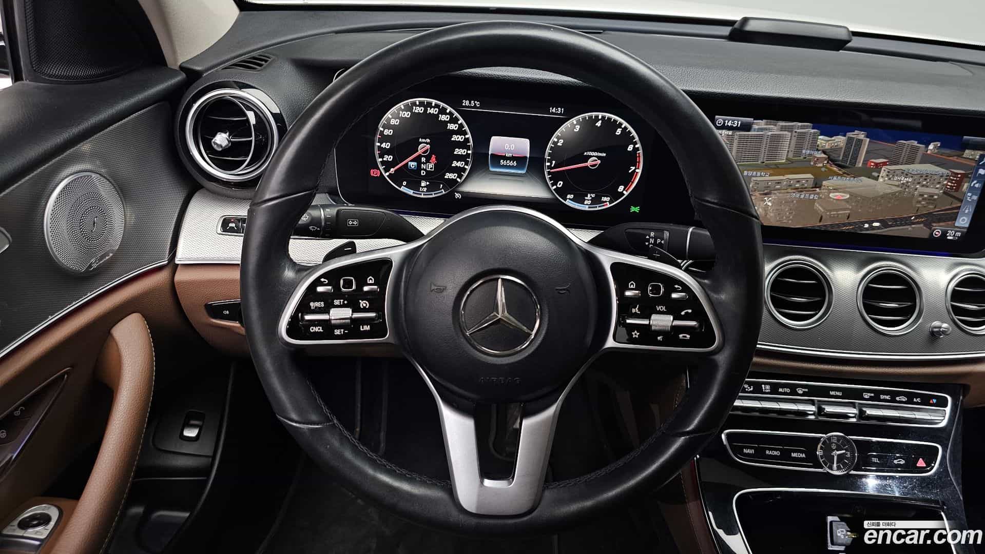 E-Class Mercedes-Benz 2019.5-OPTION-017