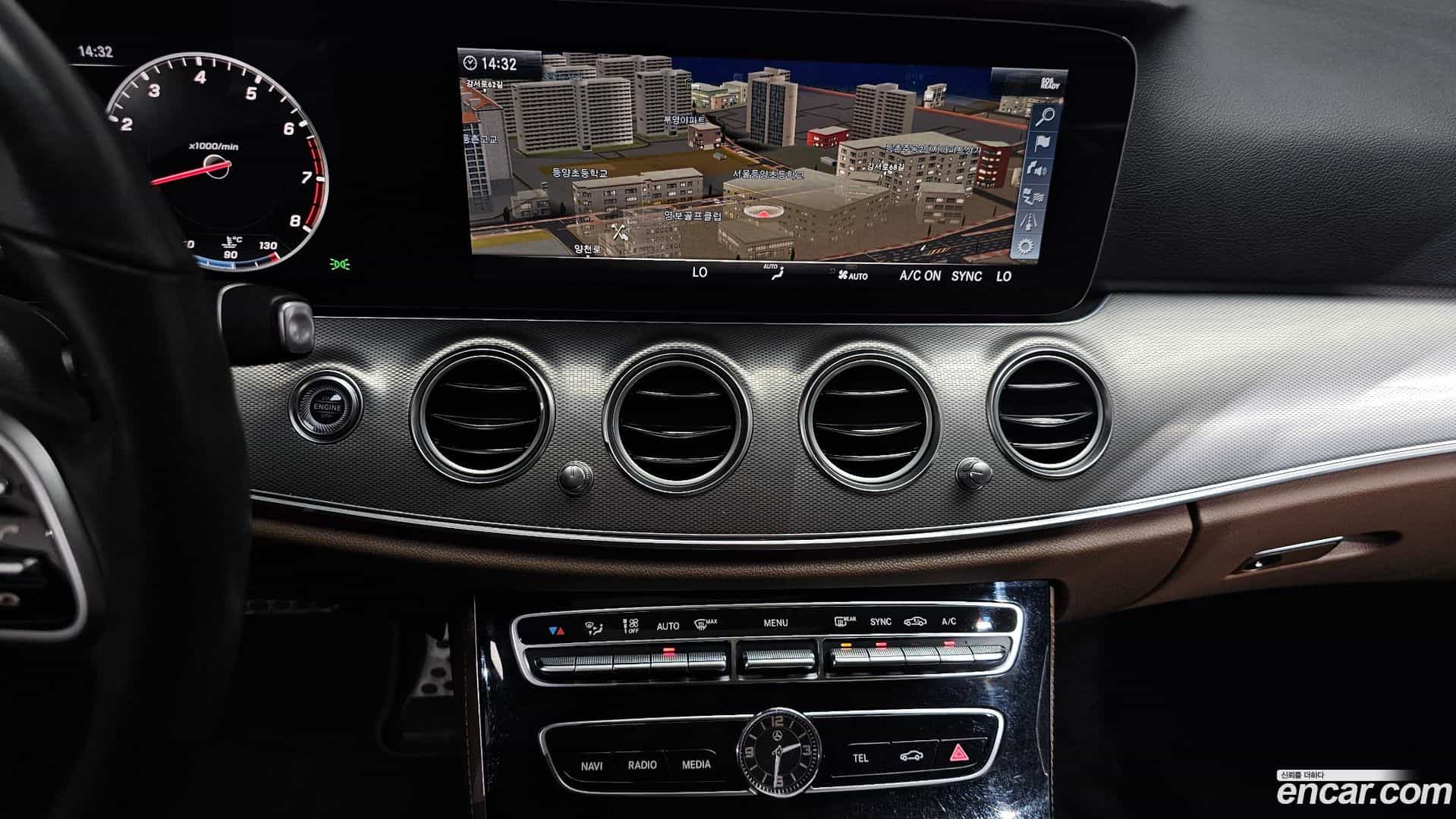 E-Class Mercedes-Benz 2019.5-OPTION-018