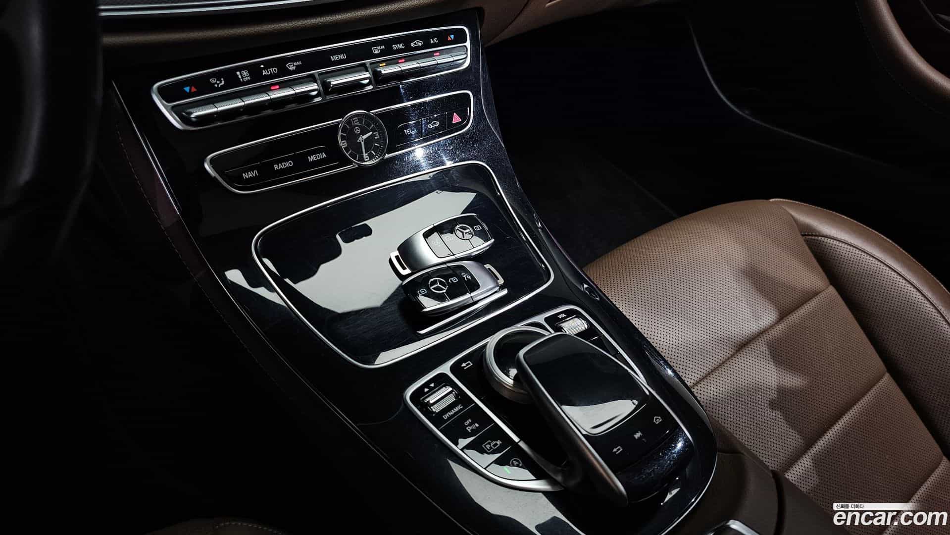 E-Class Mercedes-Benz 2019.5-OPTION-020