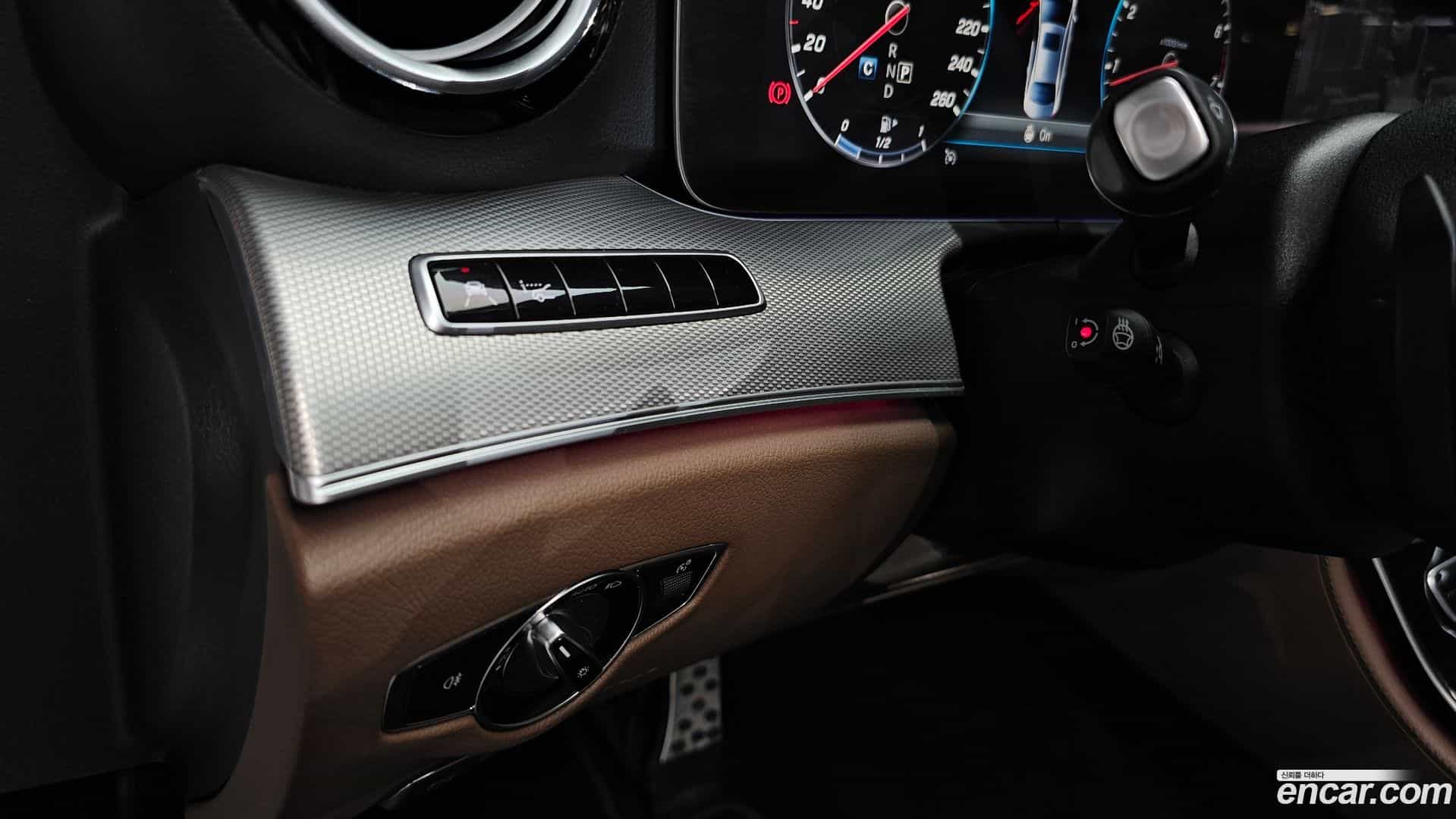 E-Class Mercedes-Benz 2019.5-OPTION-022
