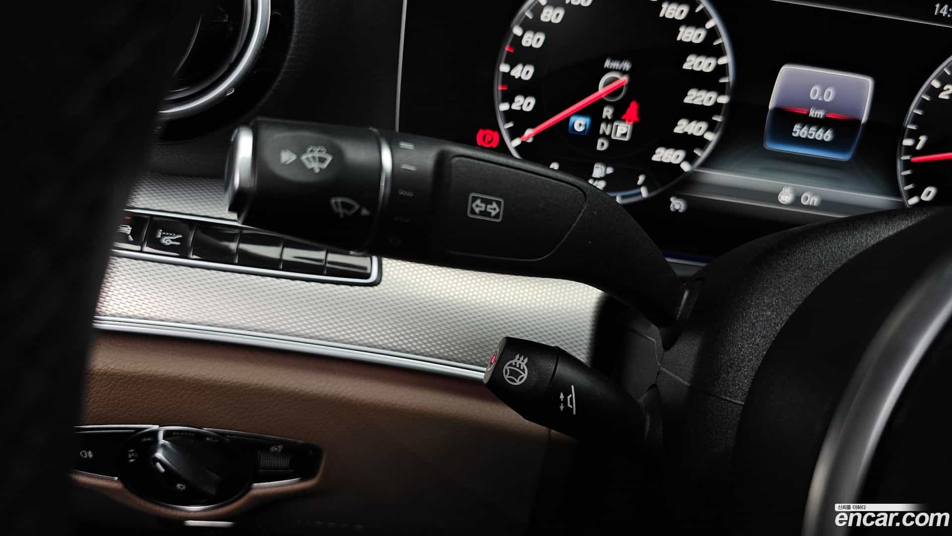 E-Class Mercedes-Benz 2019.5-OPTION-045