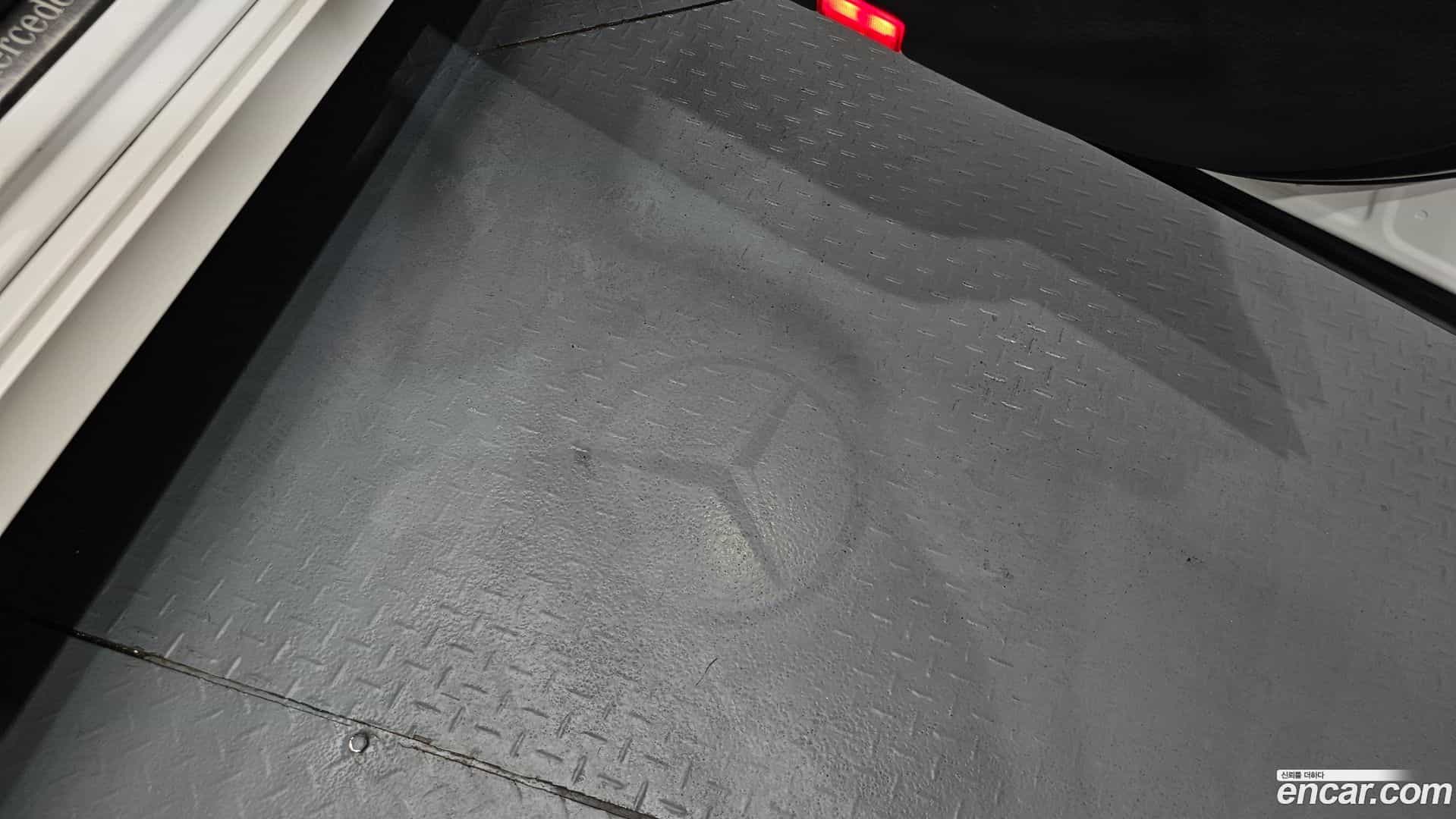 E-Class Mercedes-Benz 2019.5-OPTION-046